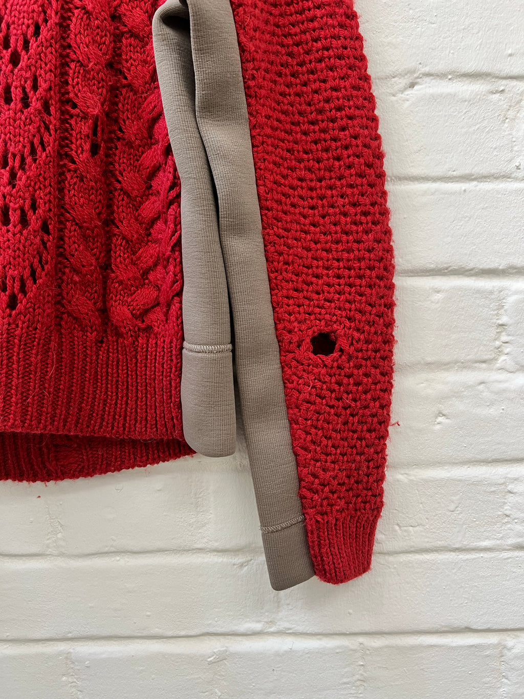 Maison Margiela AW2016 Wool Knit Sweater (S) roter Strickpullover von Maison Margiela Still Thrifting Vintage Shop