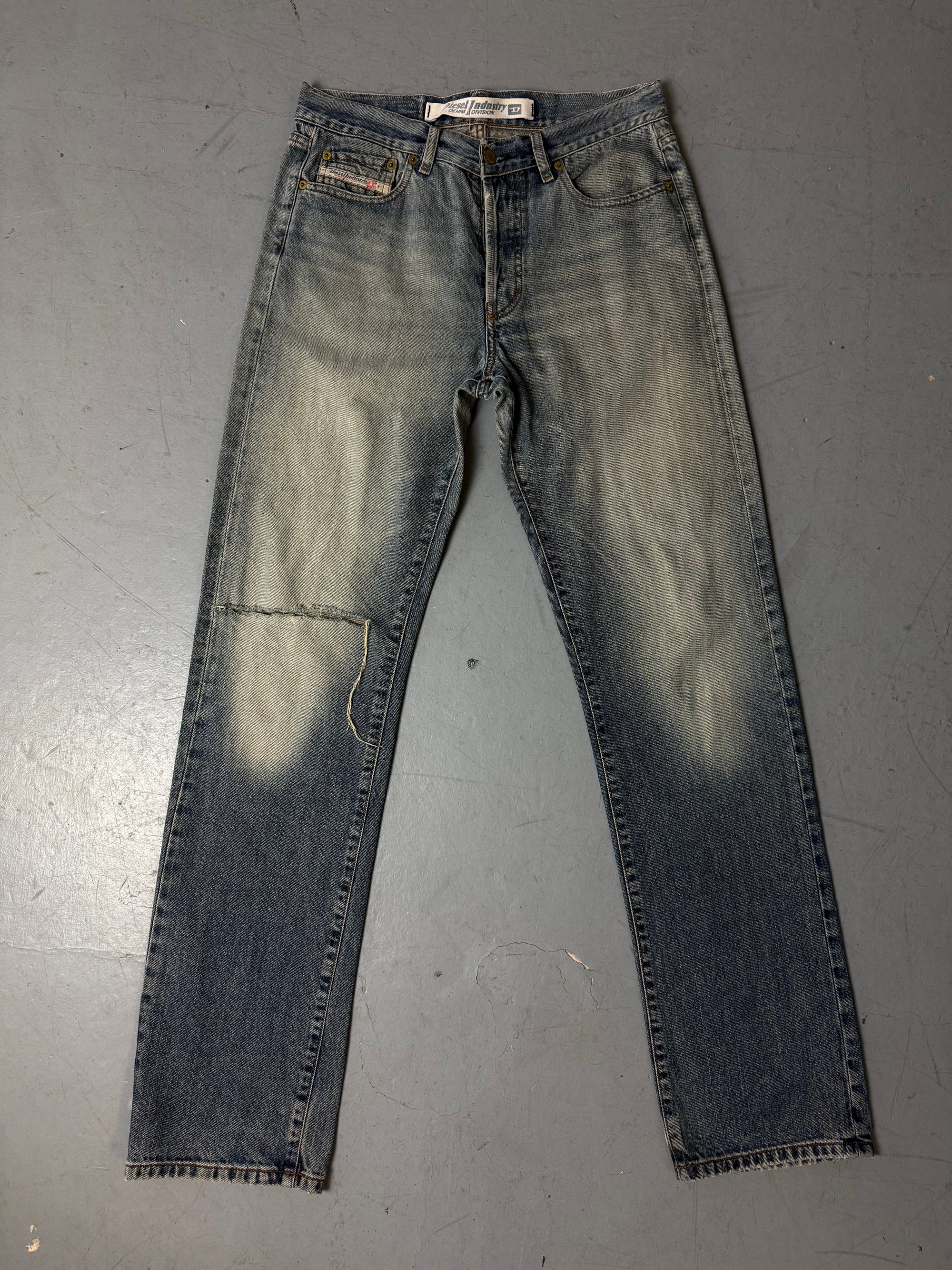 Eine baggy washed denim jeans von diesel it riss im knie in M/L
