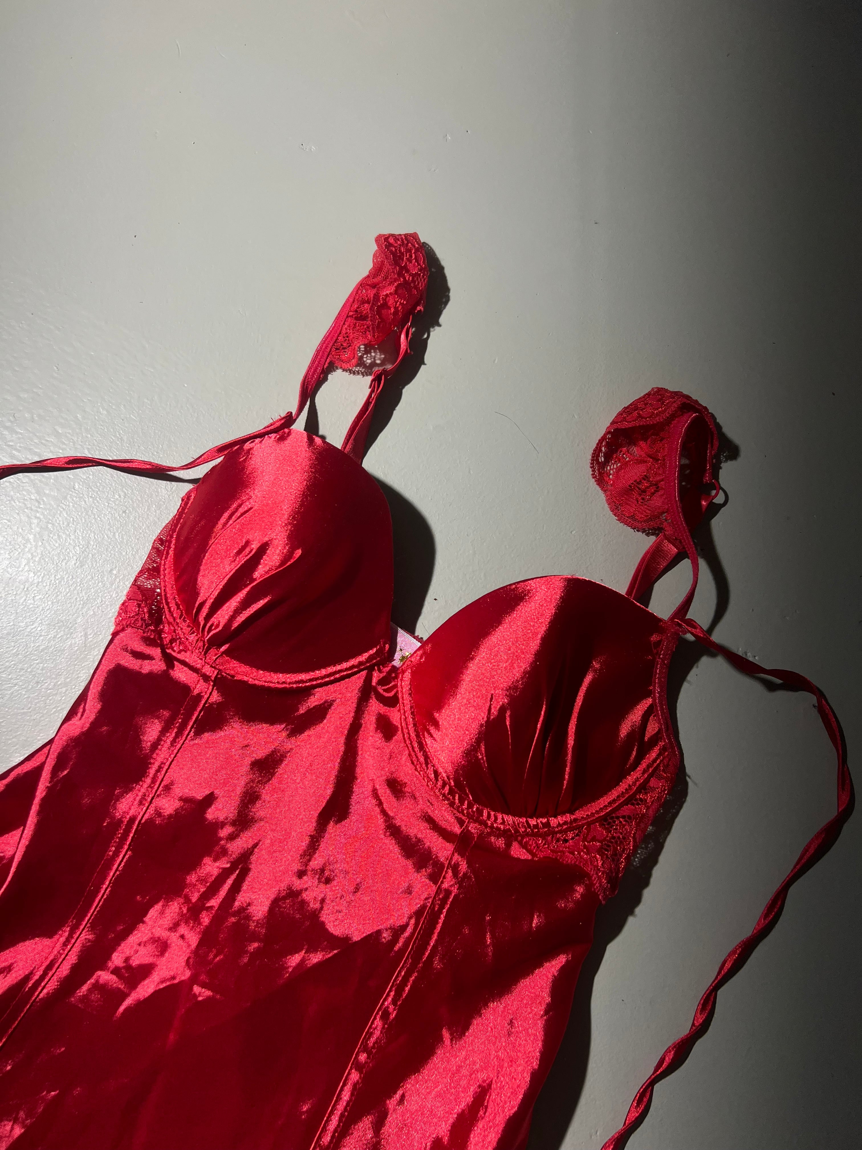 Vintage Red Lace Top S