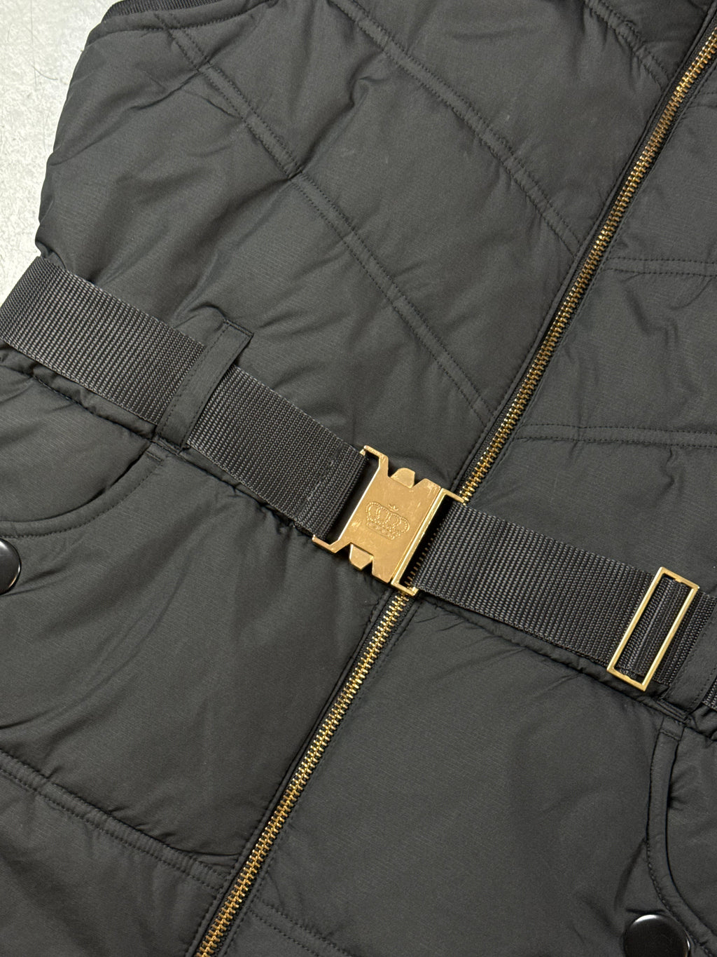 Detailliertes Produktbild von Vintage Black Fur Puffer Vest S/M von vorne