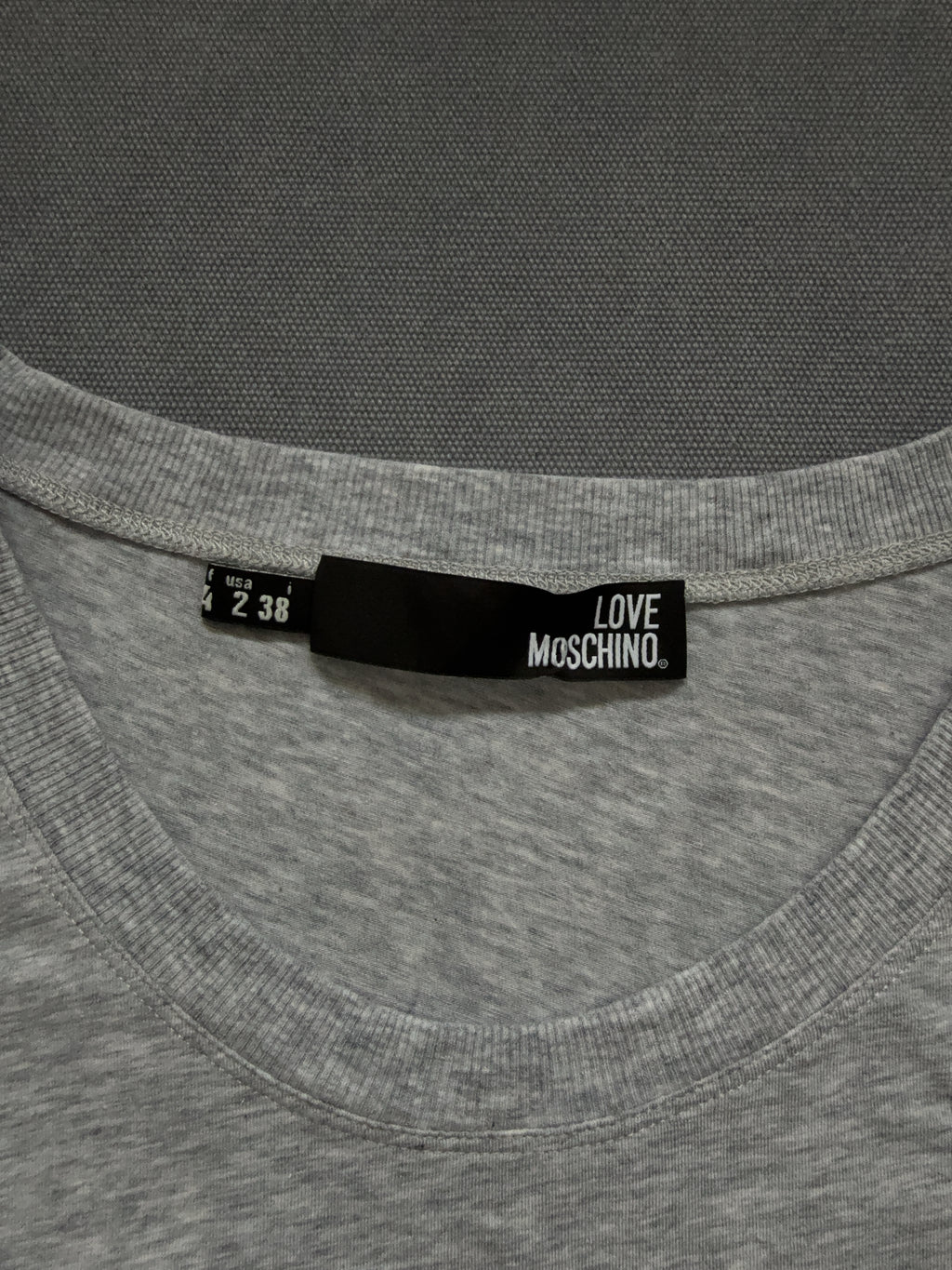 Vintage Love Moschino T-Shirt für Damen. Y2K Second Hand 2000s Fashion 