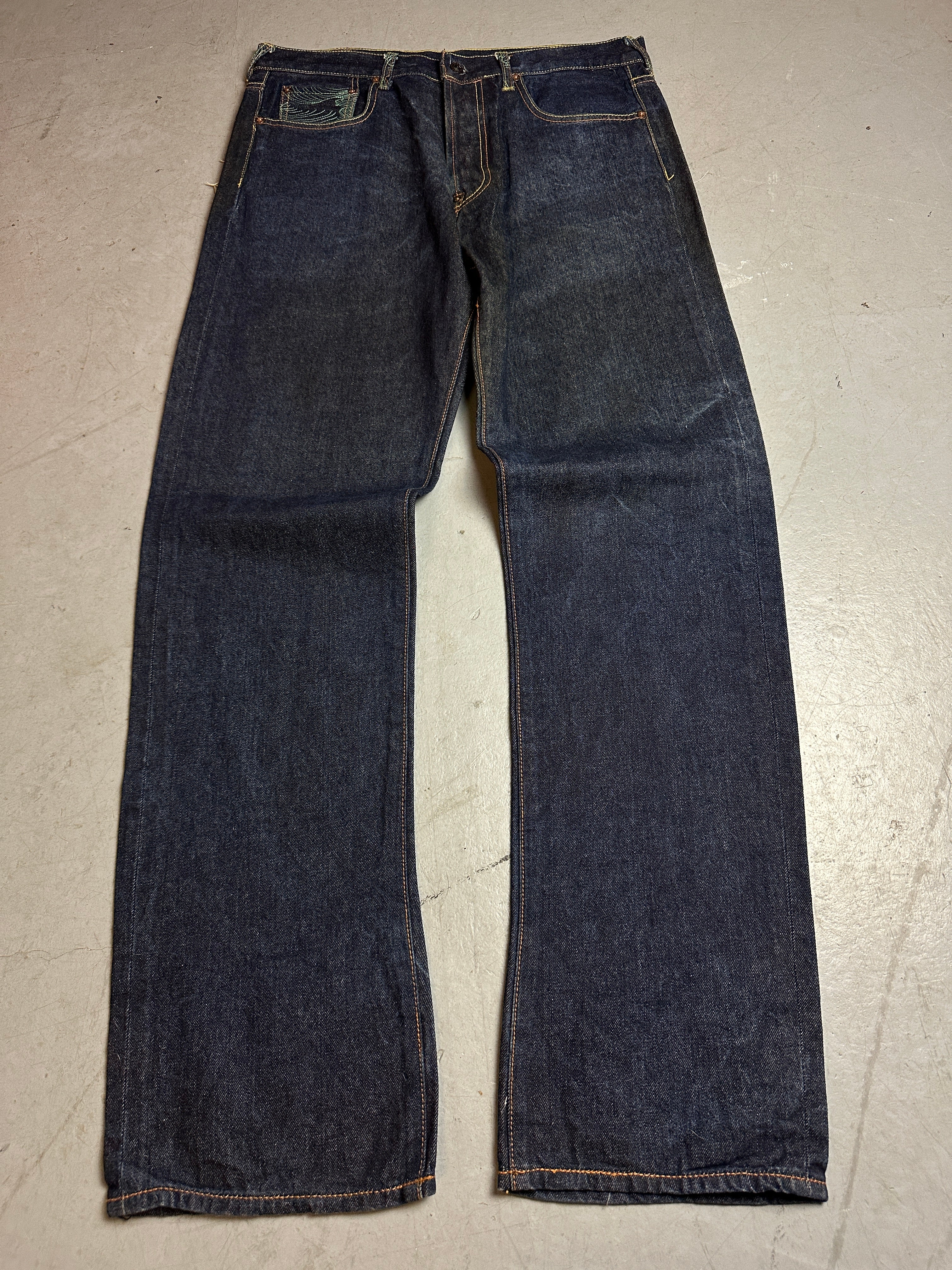 Produktbild von einer Vintage Red Monkey Company Straight Cut Denim von vorne