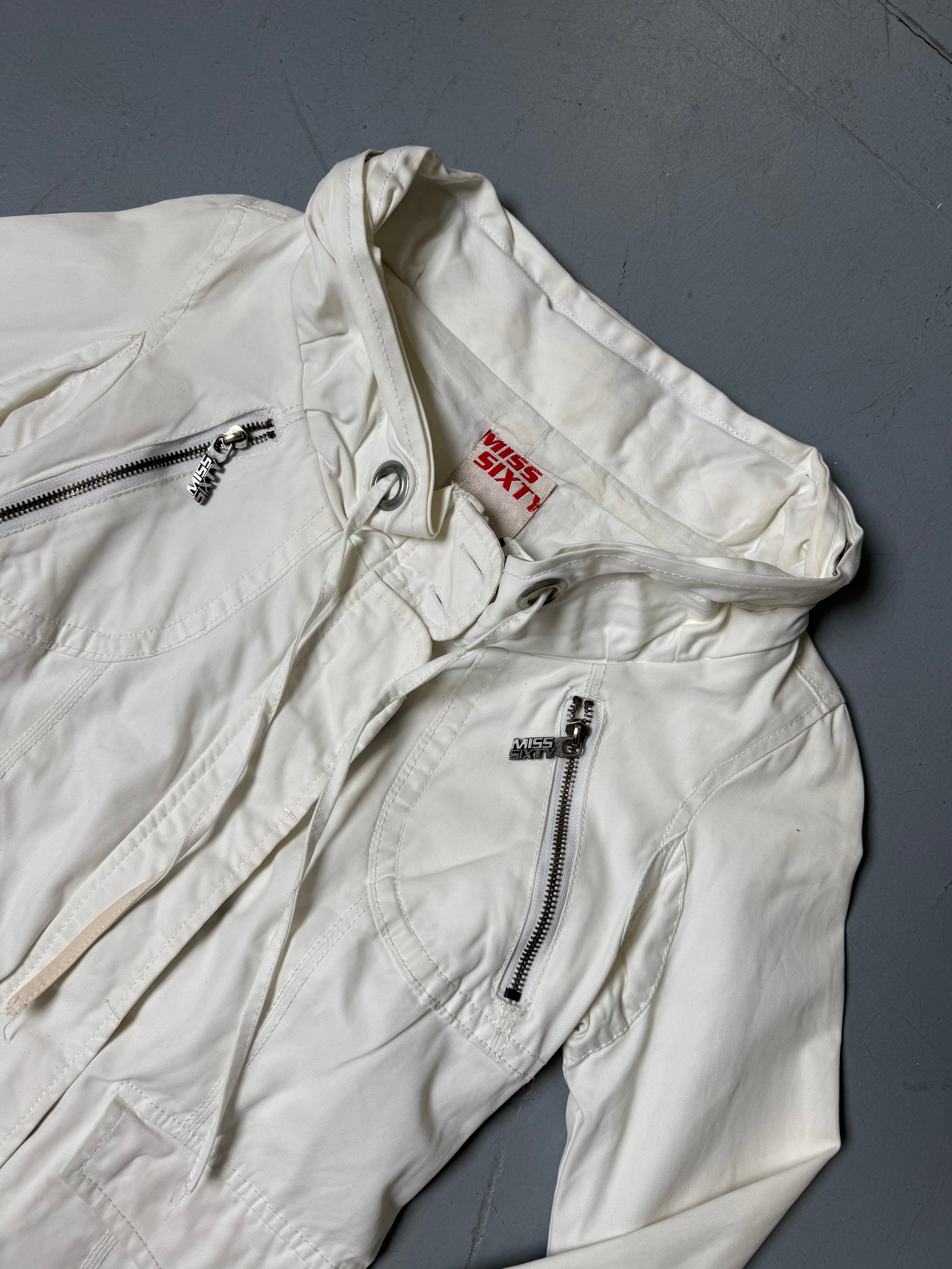 Vintage Miss Sixty White Jacket für Damen. Y2K Secondhand 2000s Fashion.