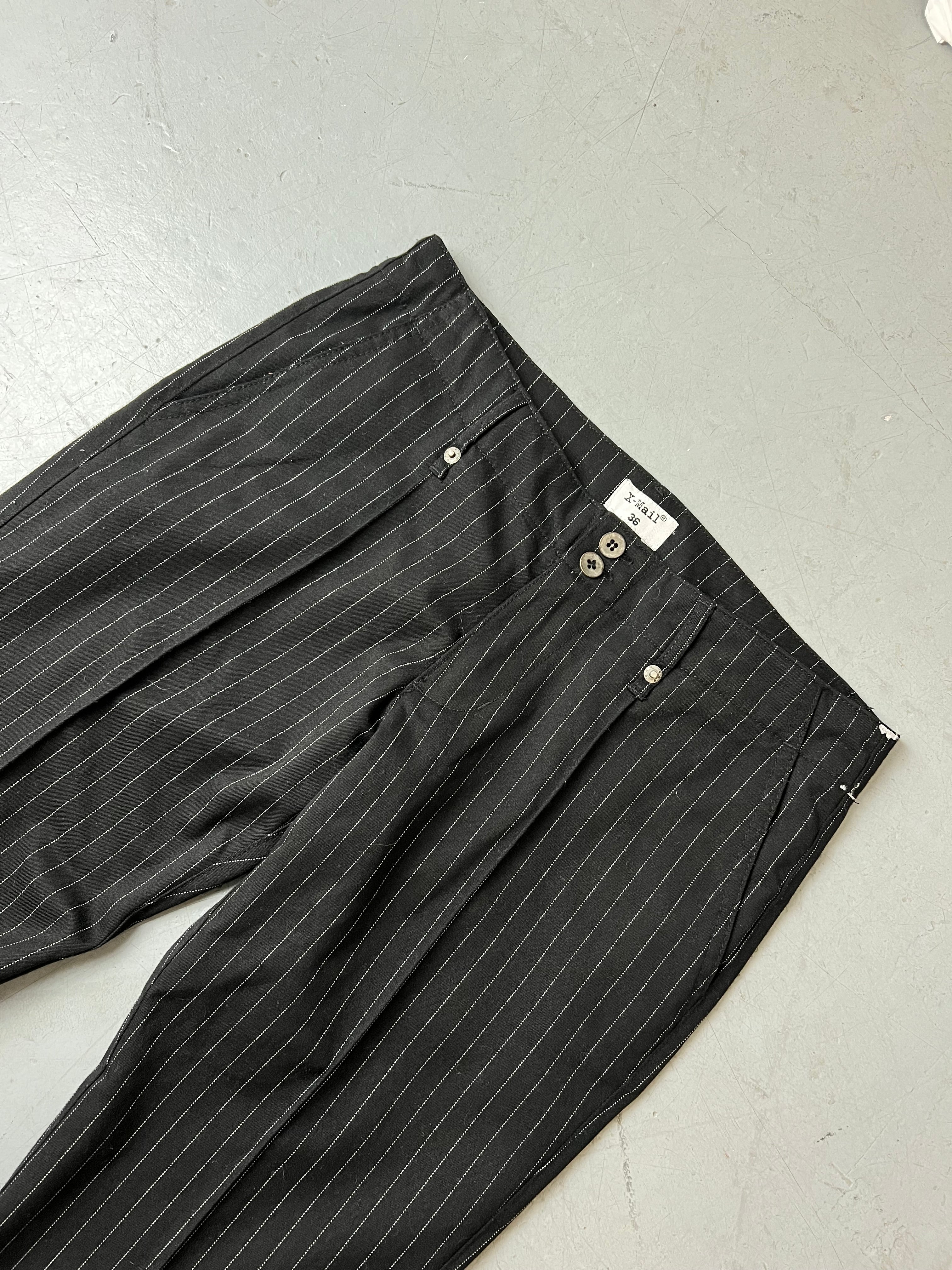 Vintage Low Waist Pinstripe Pants für Damen. Y2K Second Hand 2000s Fashion
