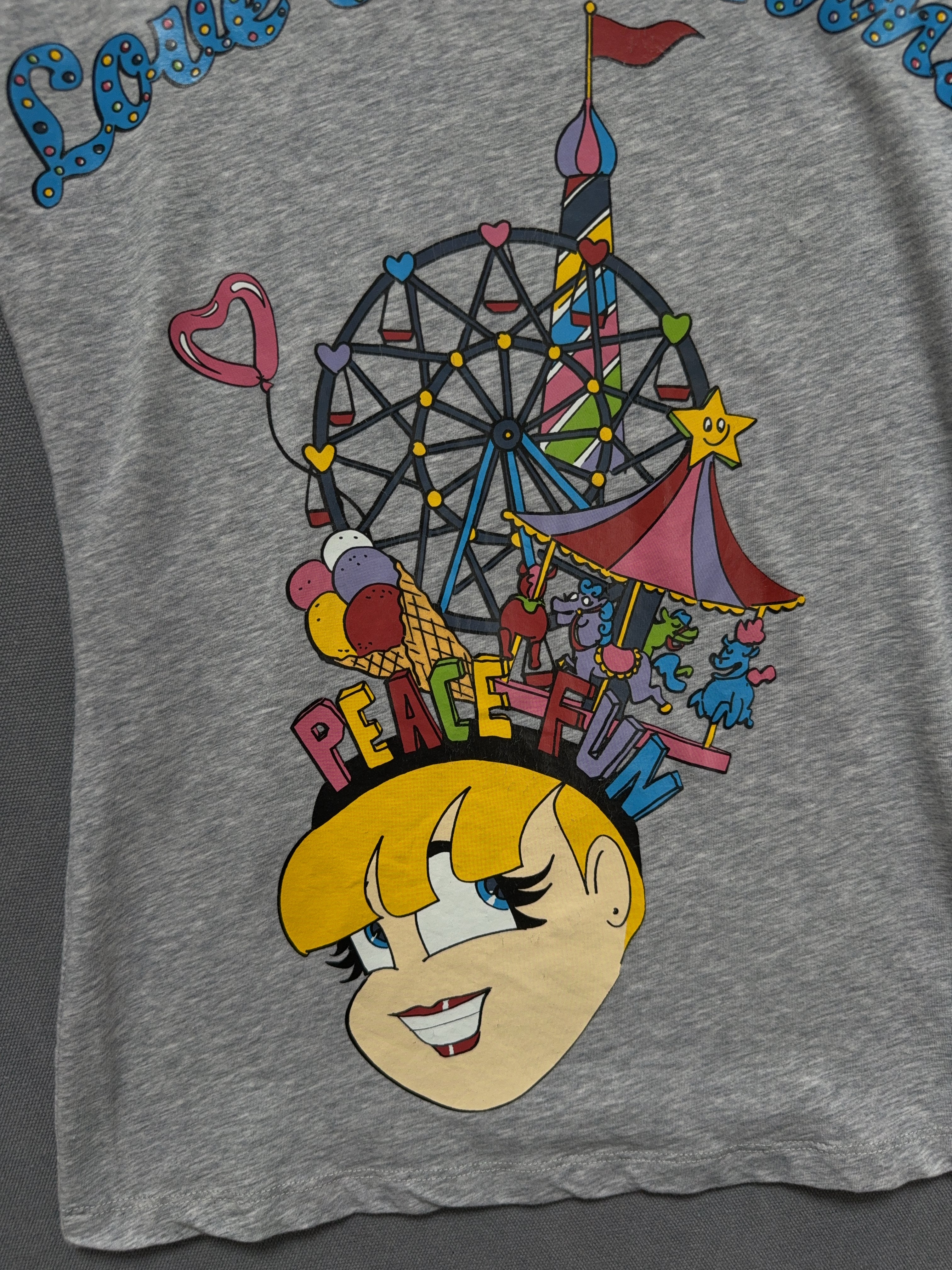 Vintage Love Moschino T-Shirt für Damen. Y2K Second Hand 2000s Fashion 