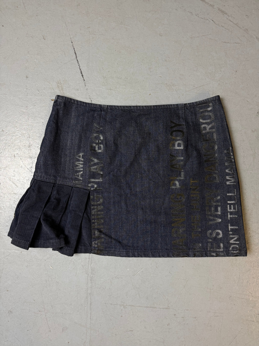 Vintage Sisley Printed Denim Mini Skirt S/M