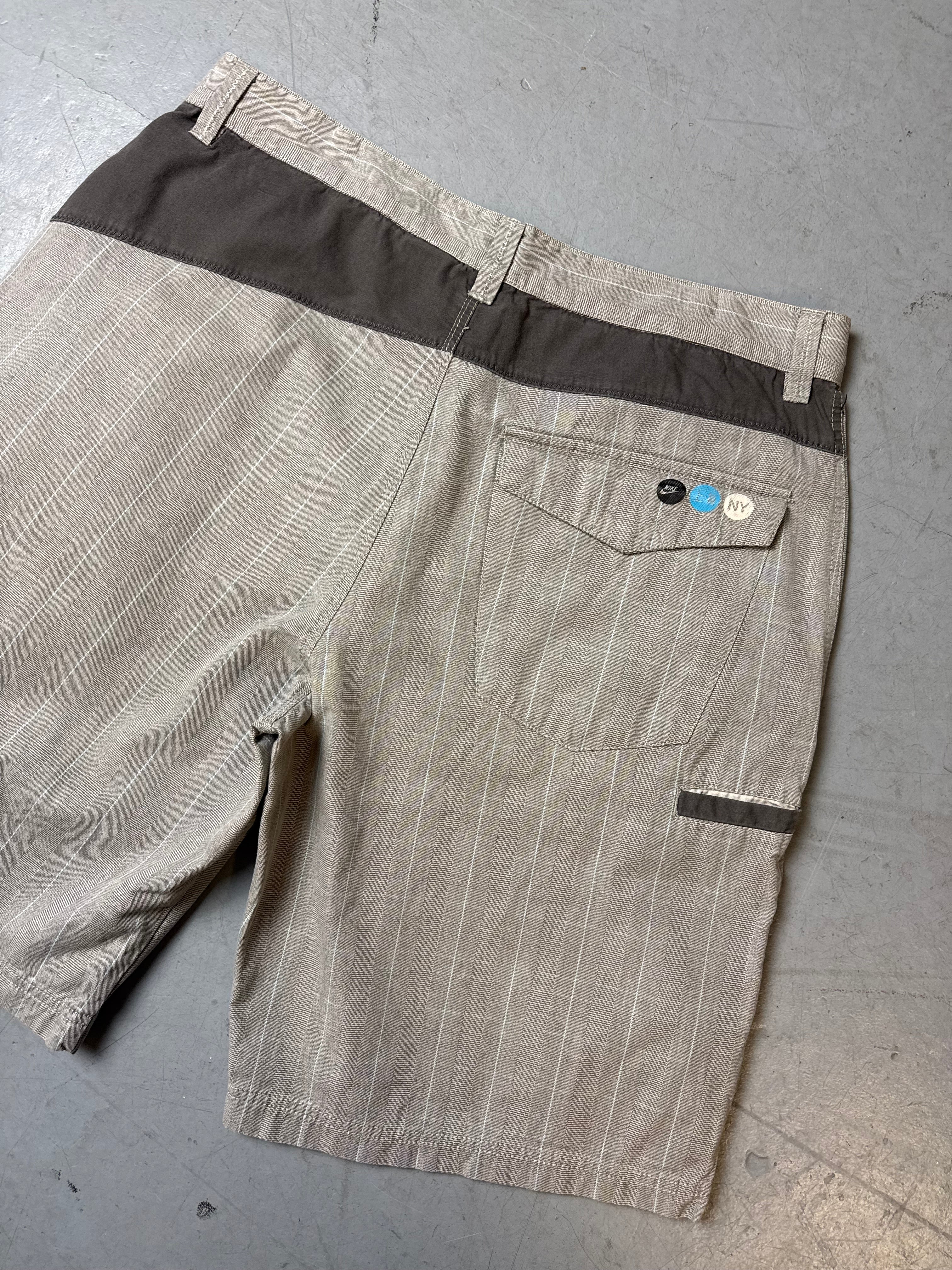 Vintage Nike Grey/Brown Sport Shorts L