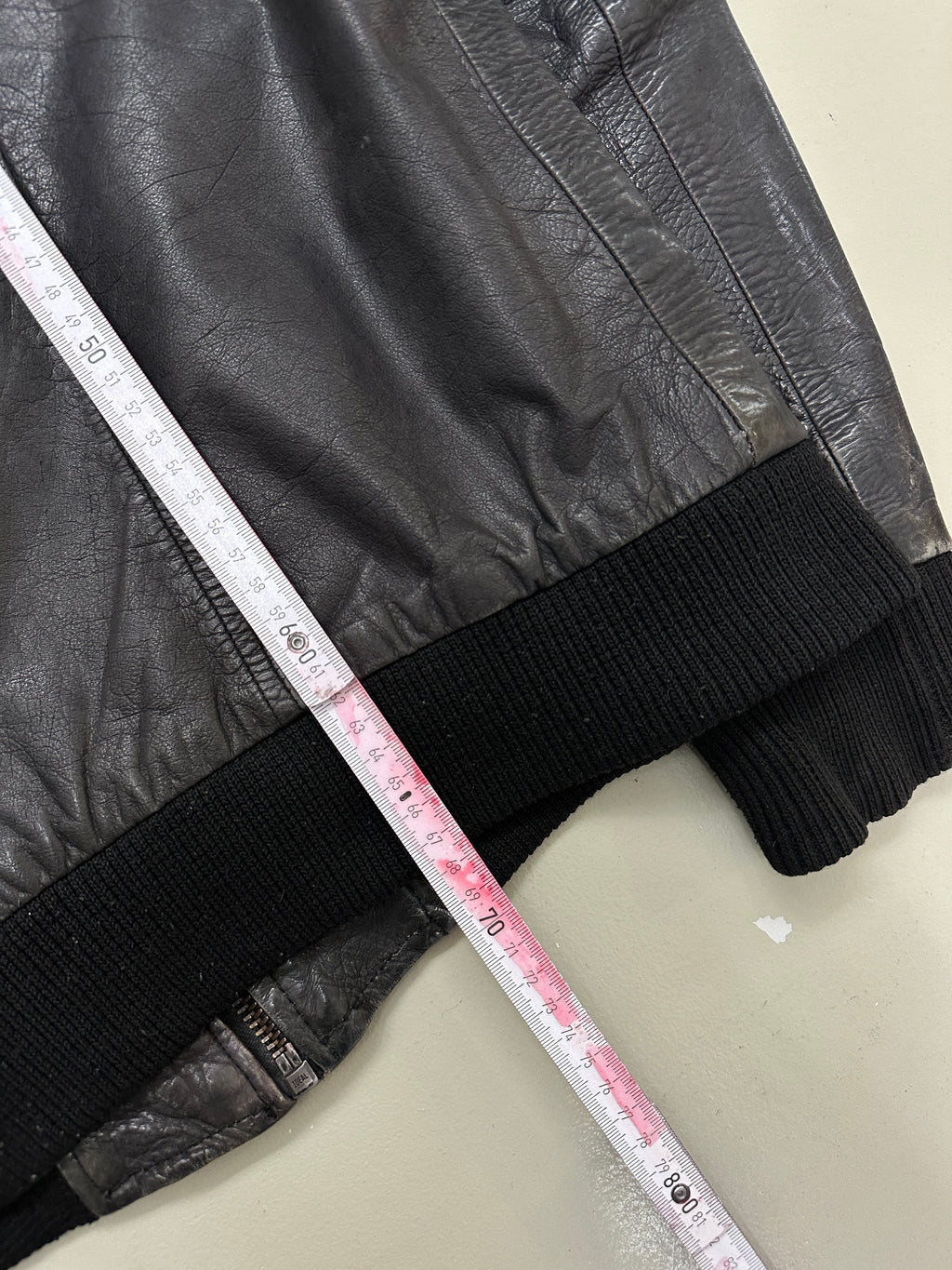 Vintage Racing Leather Jacket für Herren. Y2K Second Hand 2000s Fashion 