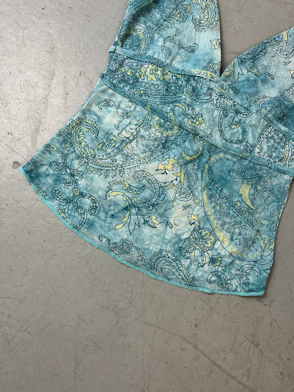 Vintage Blue Paisley Neckholder Top für Damen. Y2K Second Hand 2000s Fashion