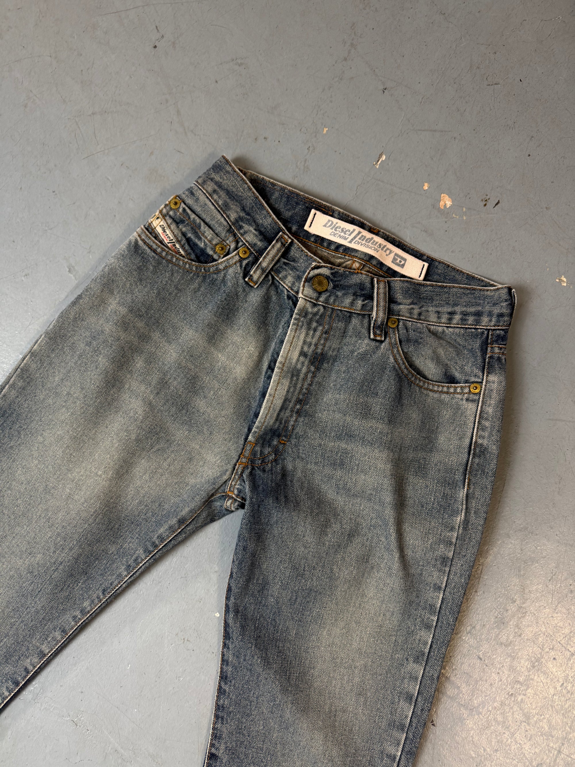Produktbild von einer Vintage Diesel Mid Waisted Bootcut Jeans 
