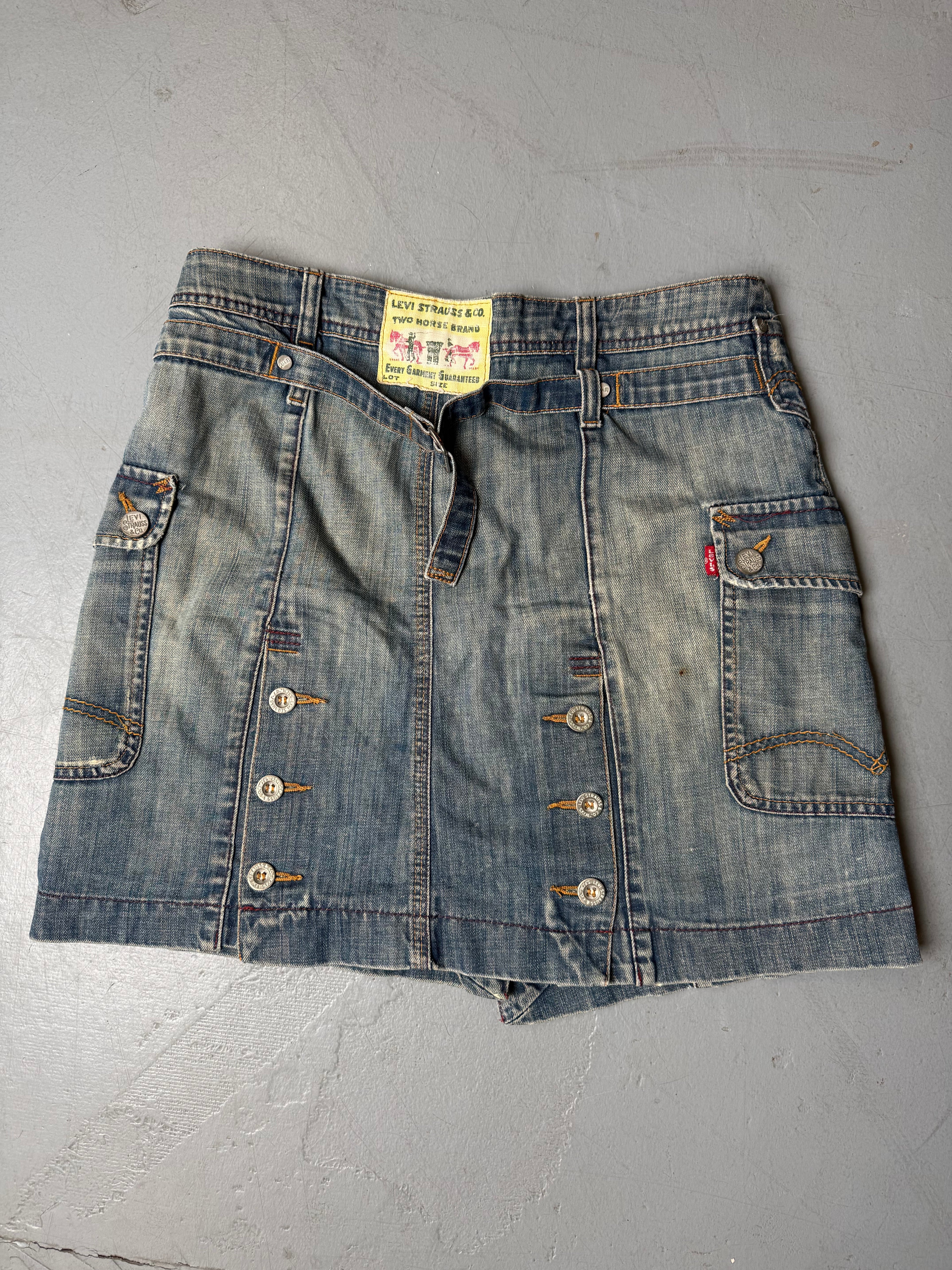 Vintage Levi’s Button Up Midi Denim Skirt für Damen. Y2K Secondhand 2000s Fashion.