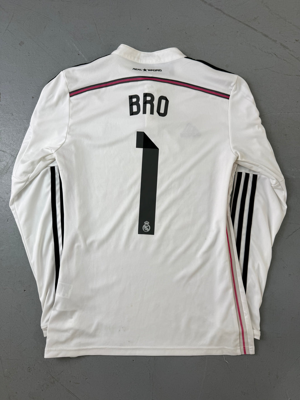 Vintage Adidas Real Madrid 14/15 Home Jersey für Herren. Y2K Second Hand 2000s Fashion