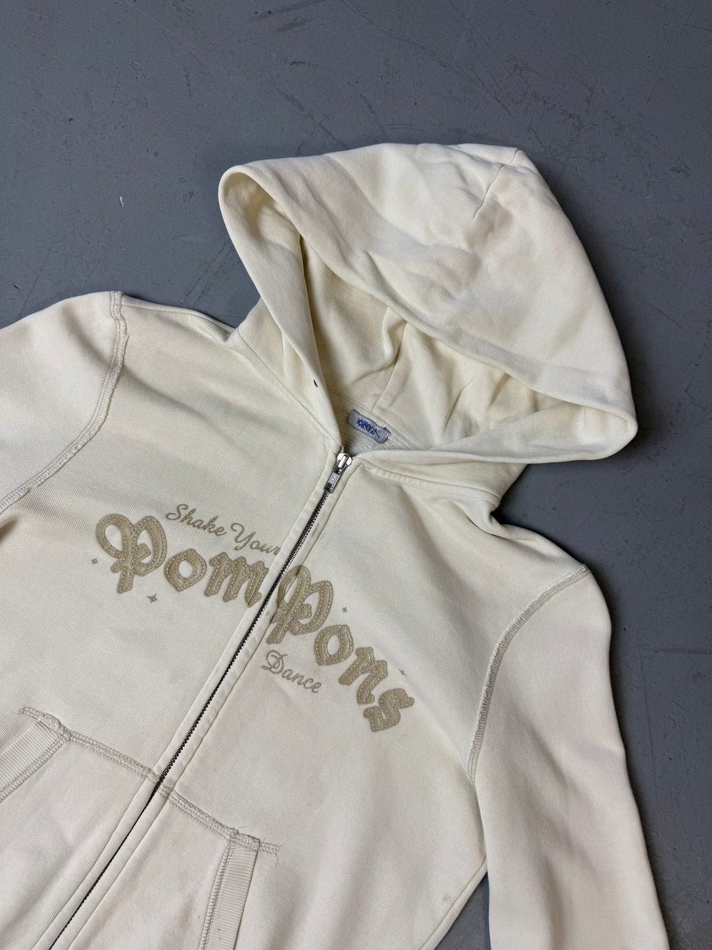 Cream Zip Up Hoodie von Onyx in Größe S mit Print vorne 