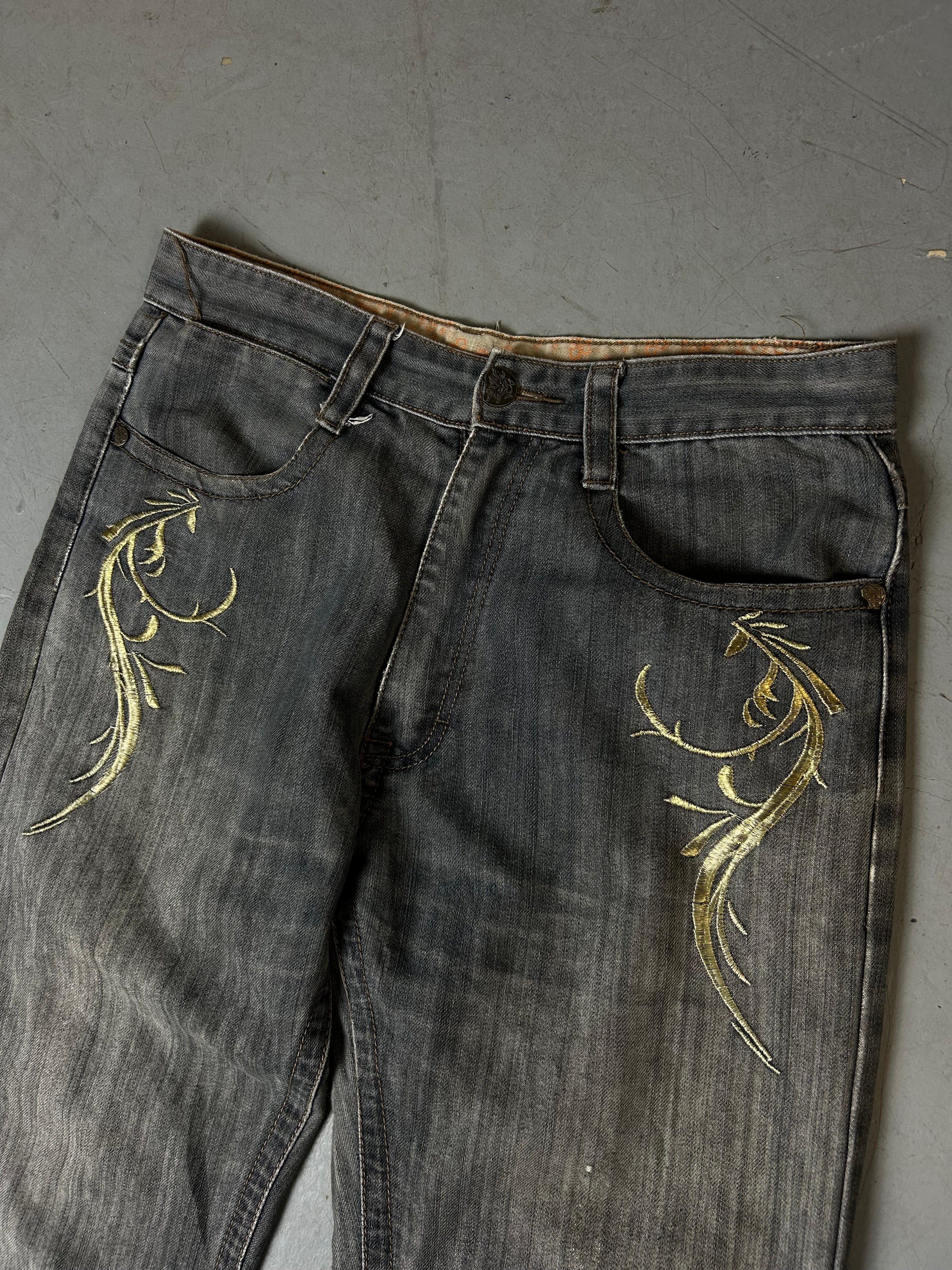 Detailliertes Produktbild von Vintage Japanese Golden Stitched Baggy Denim S/M von vorne