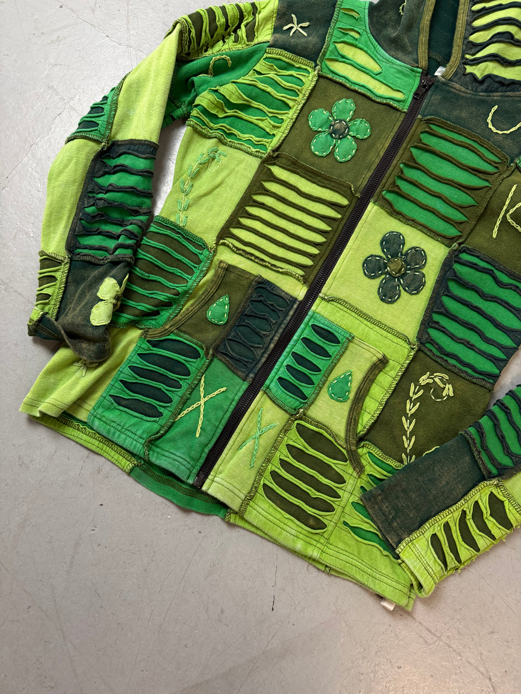 Vintage Green Patched Zip Jacket für Damen. Y2K Second Hand 2000s Fashion