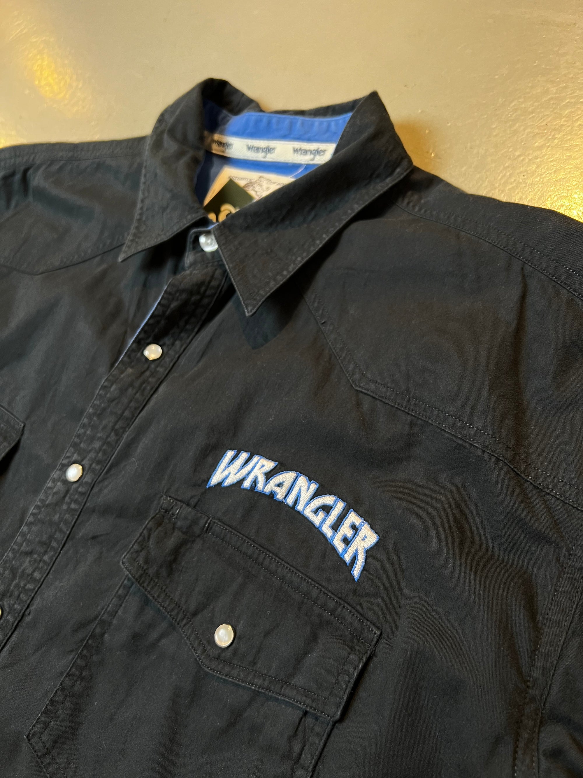 Vintage Black Wrangler Embroidered Button Up L/XL