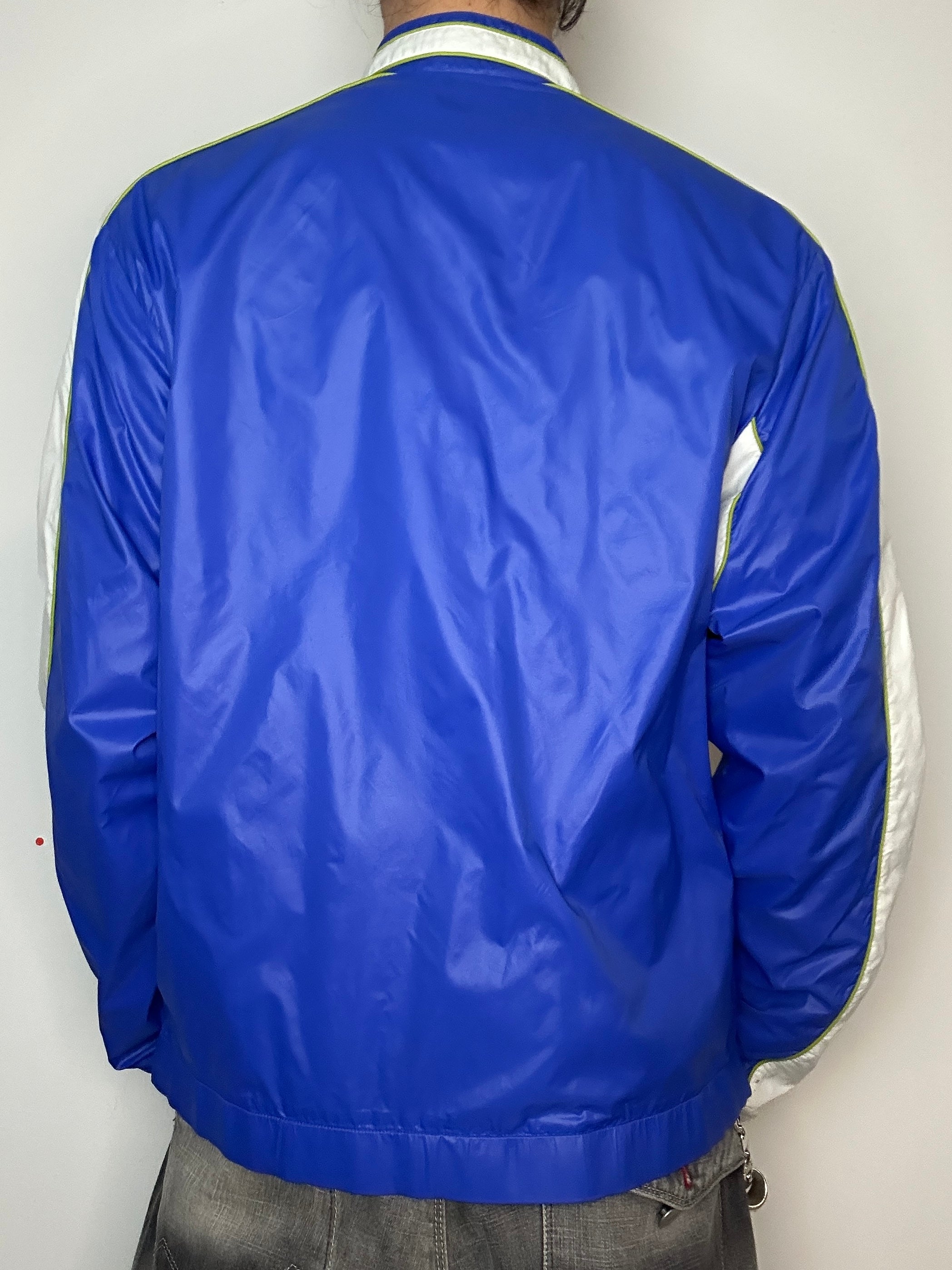 Vintage Emporio Armani Blaue Trackjacke für Herren. Y2K Second Hand 2000s Fashion 