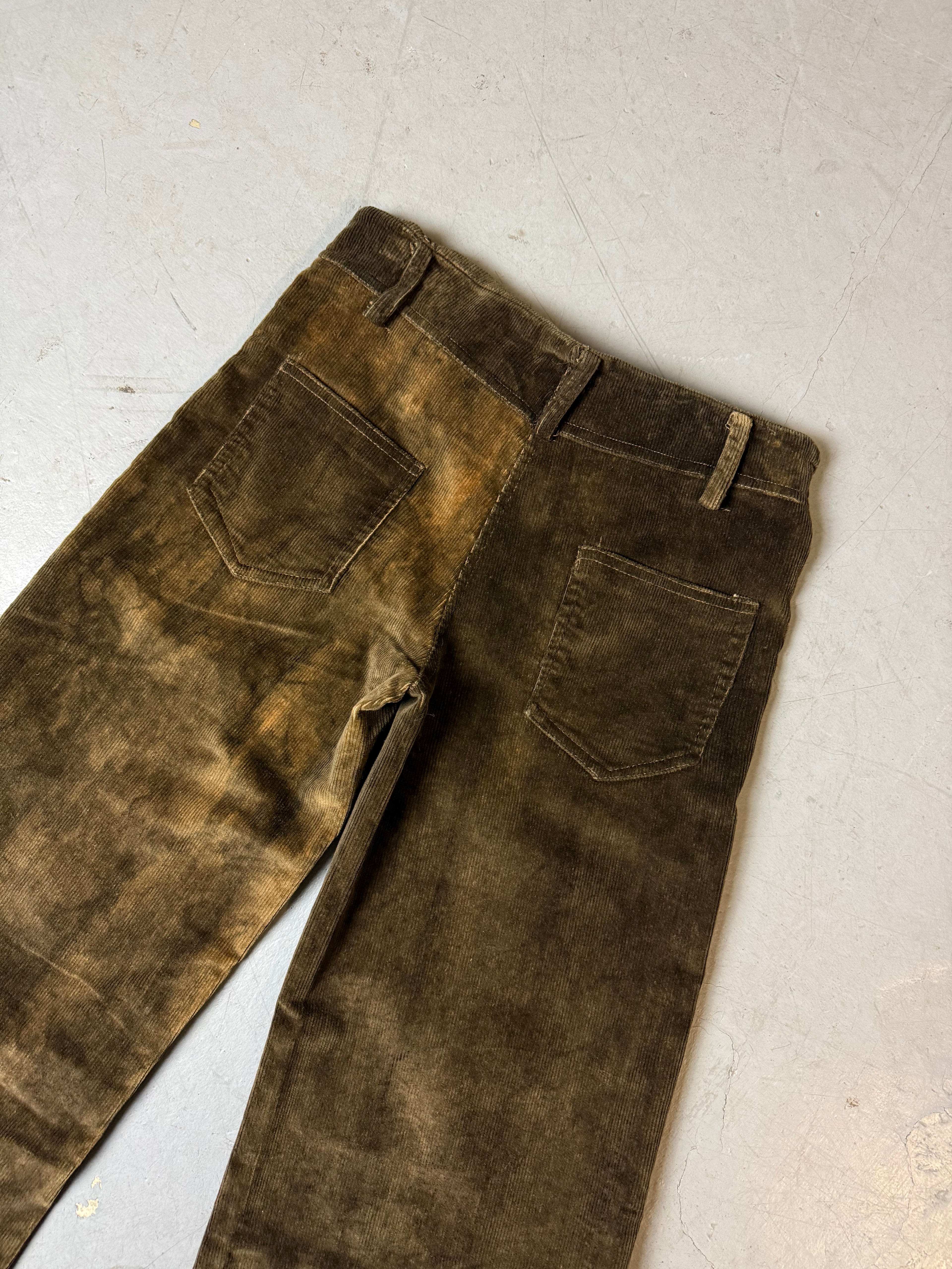 Detailliertes Produktbild von Vintage Skandal Brown Cord Pants XS/S von hinten