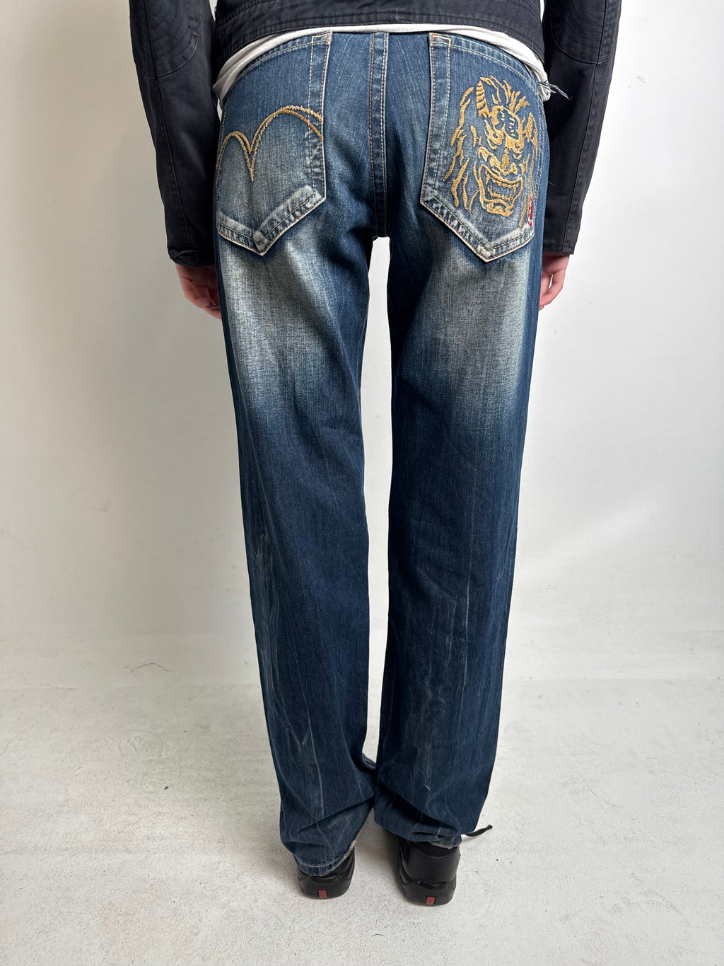 Tragebild von Vintage Big Group Japanese Printed Denim S von hinten