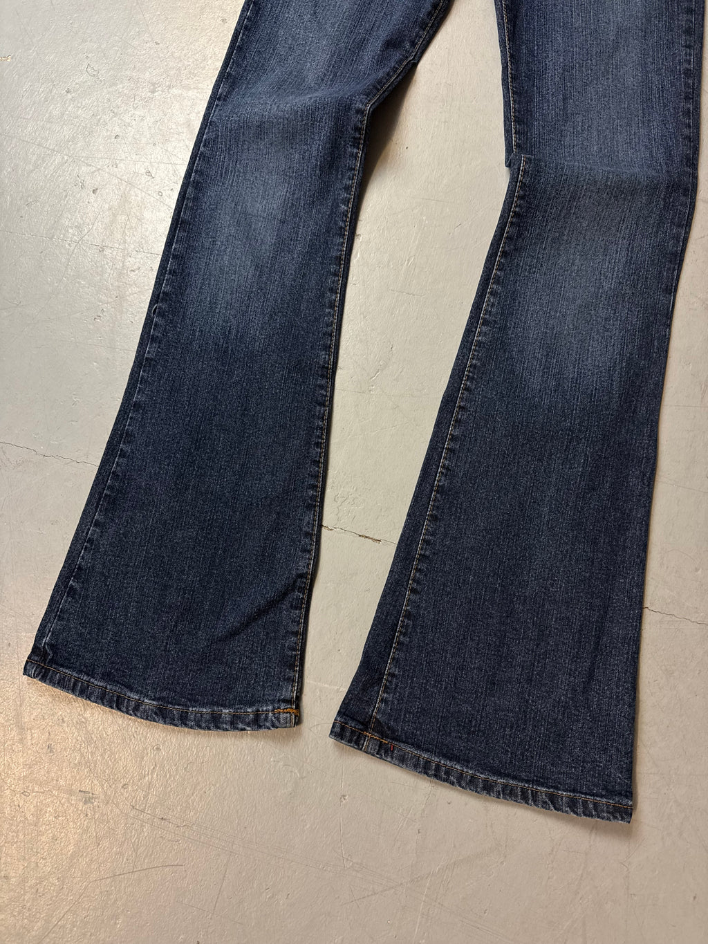 Vintage Miss Sixty Mid Waist Bootcut Jeans für Damen. Y2K Second Hand 2000s