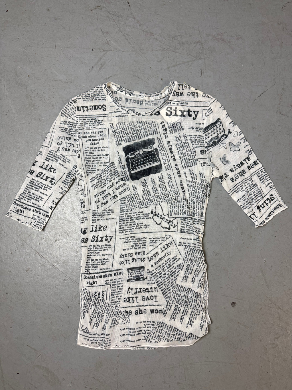 Produktbild von Vintage Miss Sixty Newspaper Mesh T-Shirt S von vorne