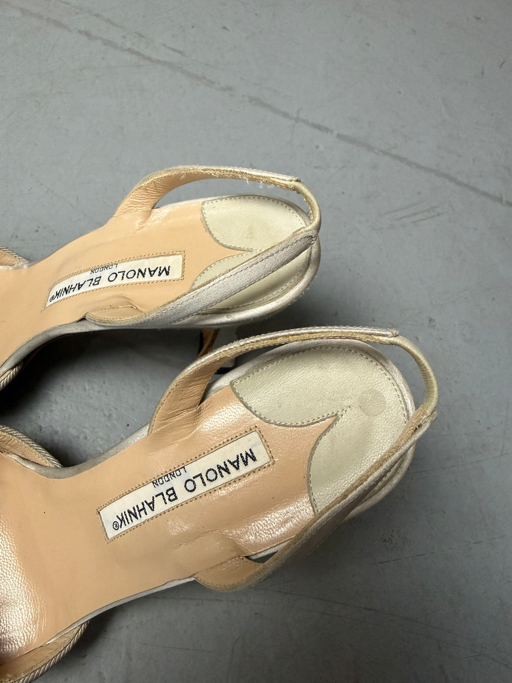 Vintage Manolo Blahnik Beige Pumps for girl’s. Y2K Second Hand 2000s Fashion 