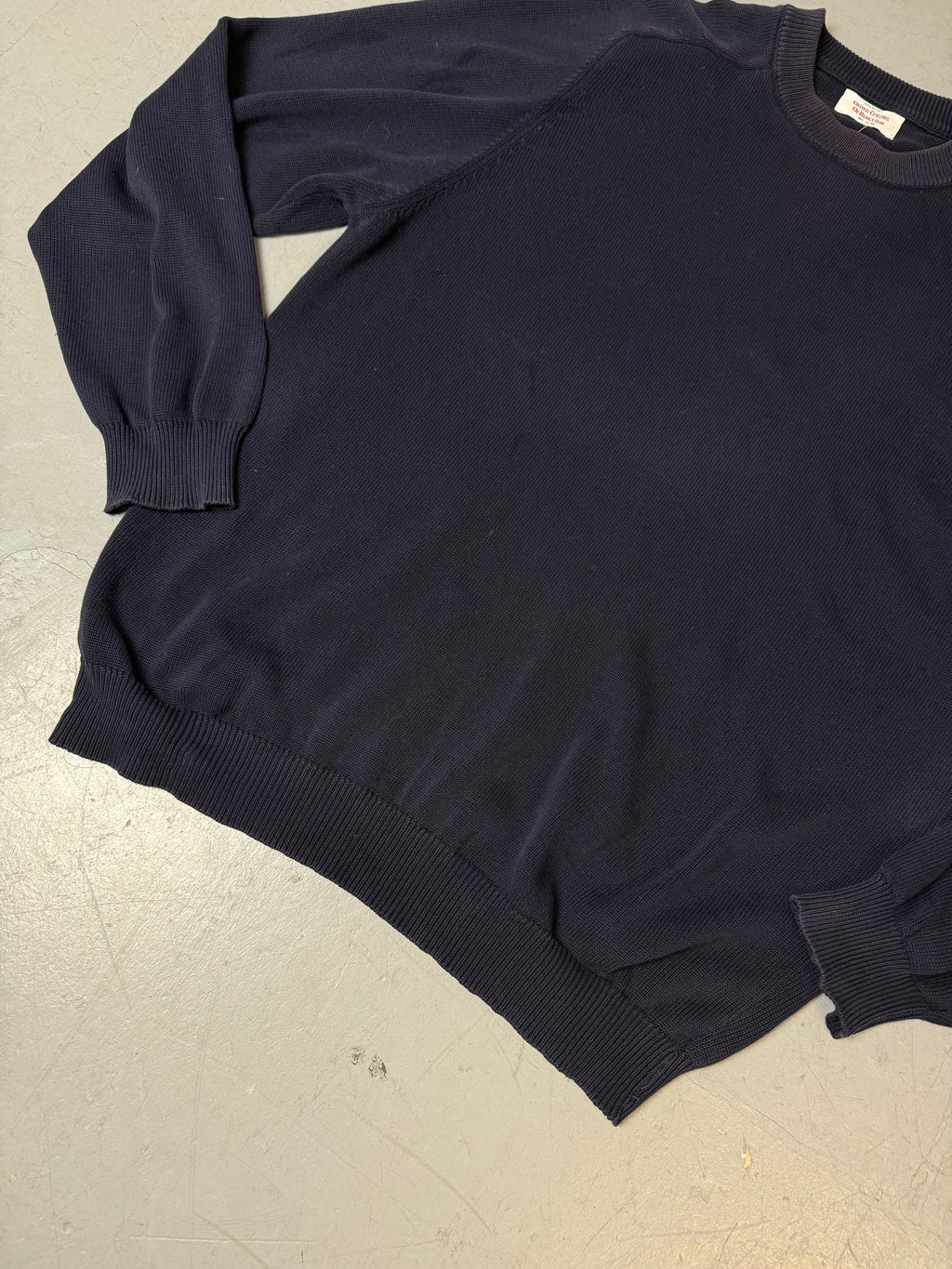 Ein dunkelblauer Strickpullover von Benetton in XXL