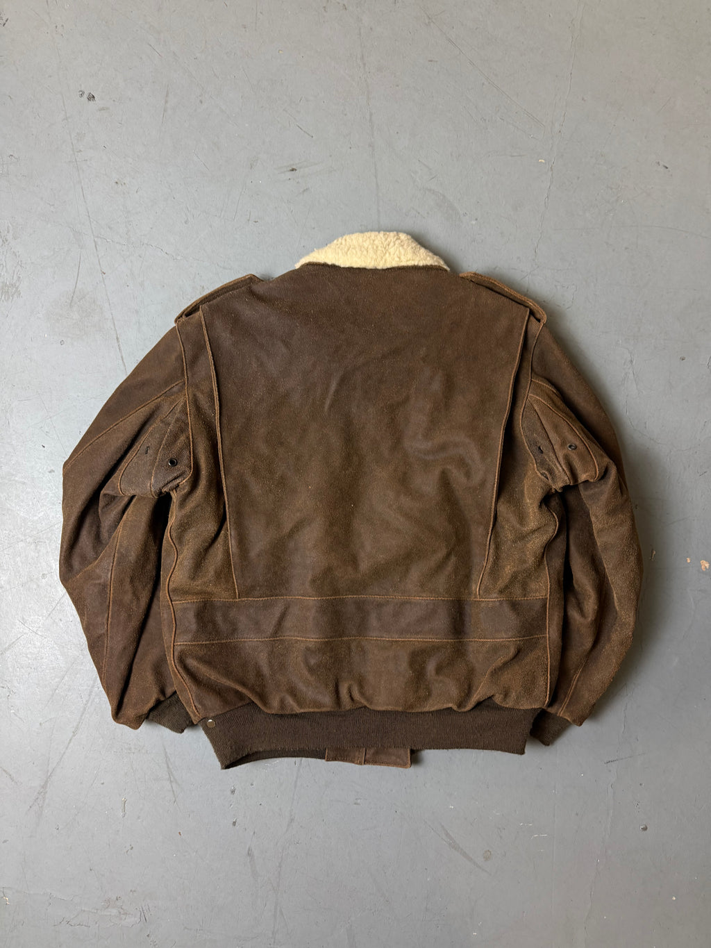 Produktbild von einer Vintage Heavy Brown Leather Jacket von hinten