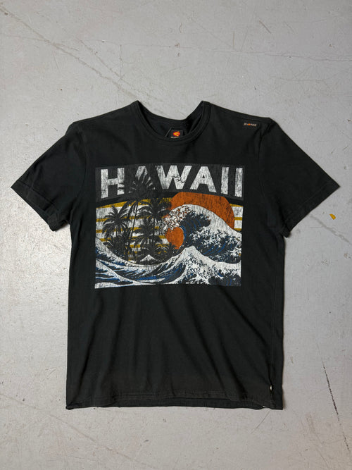 Vintage Energie Black Hawaii Printed T-Shirt for boys. Y2K Second Hand 2000s Fashion 
