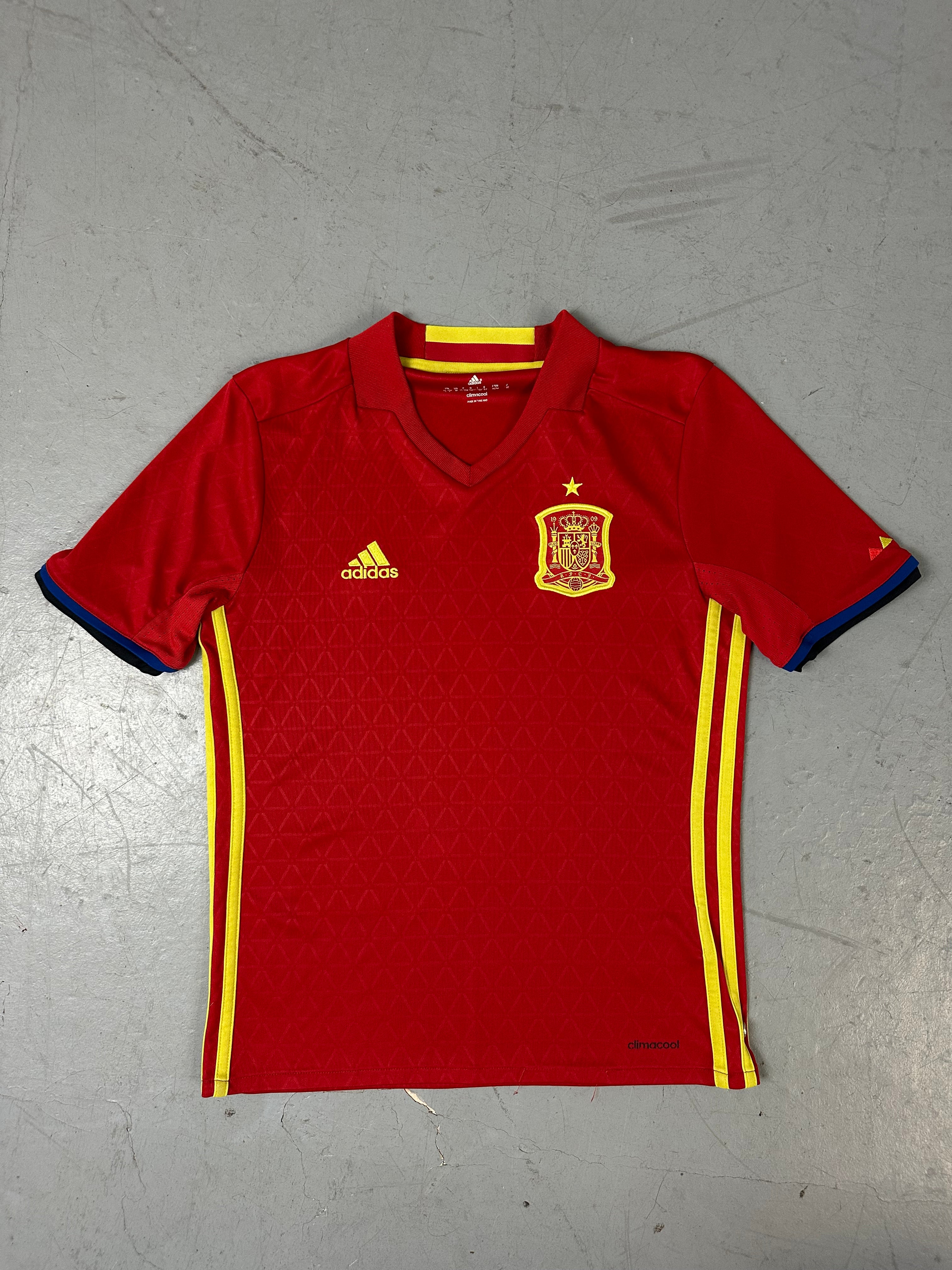 Ein rotes Adidas spanen Nationalmannschaft Trikot in XS