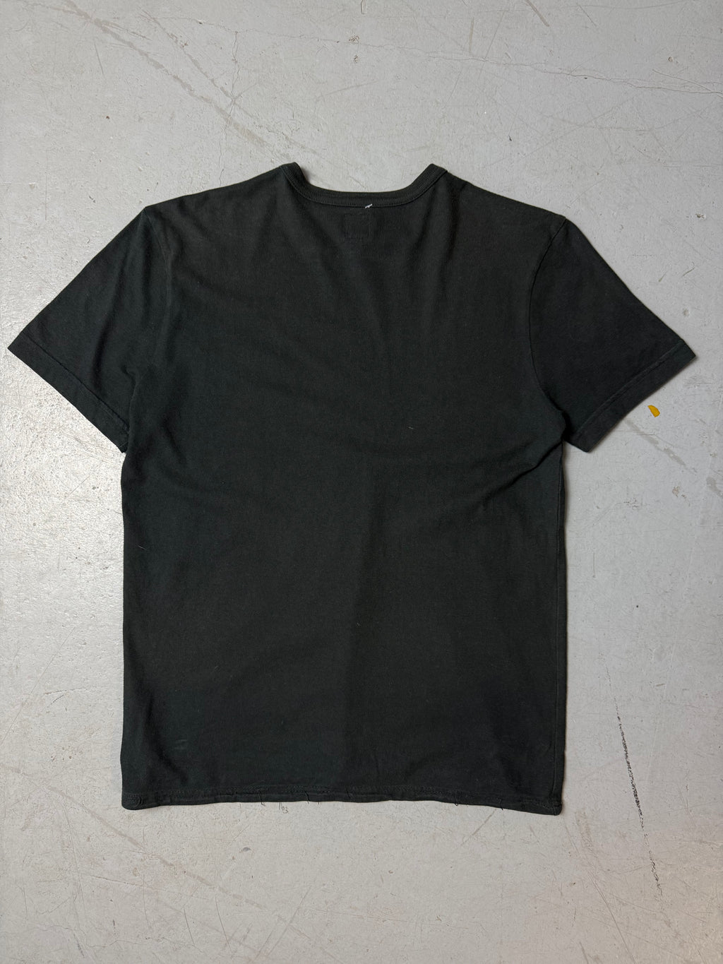 Vintage Energie Black Hawaii Printed T-Shirt for boys. Y2K Second Hand 2000s Fashion 