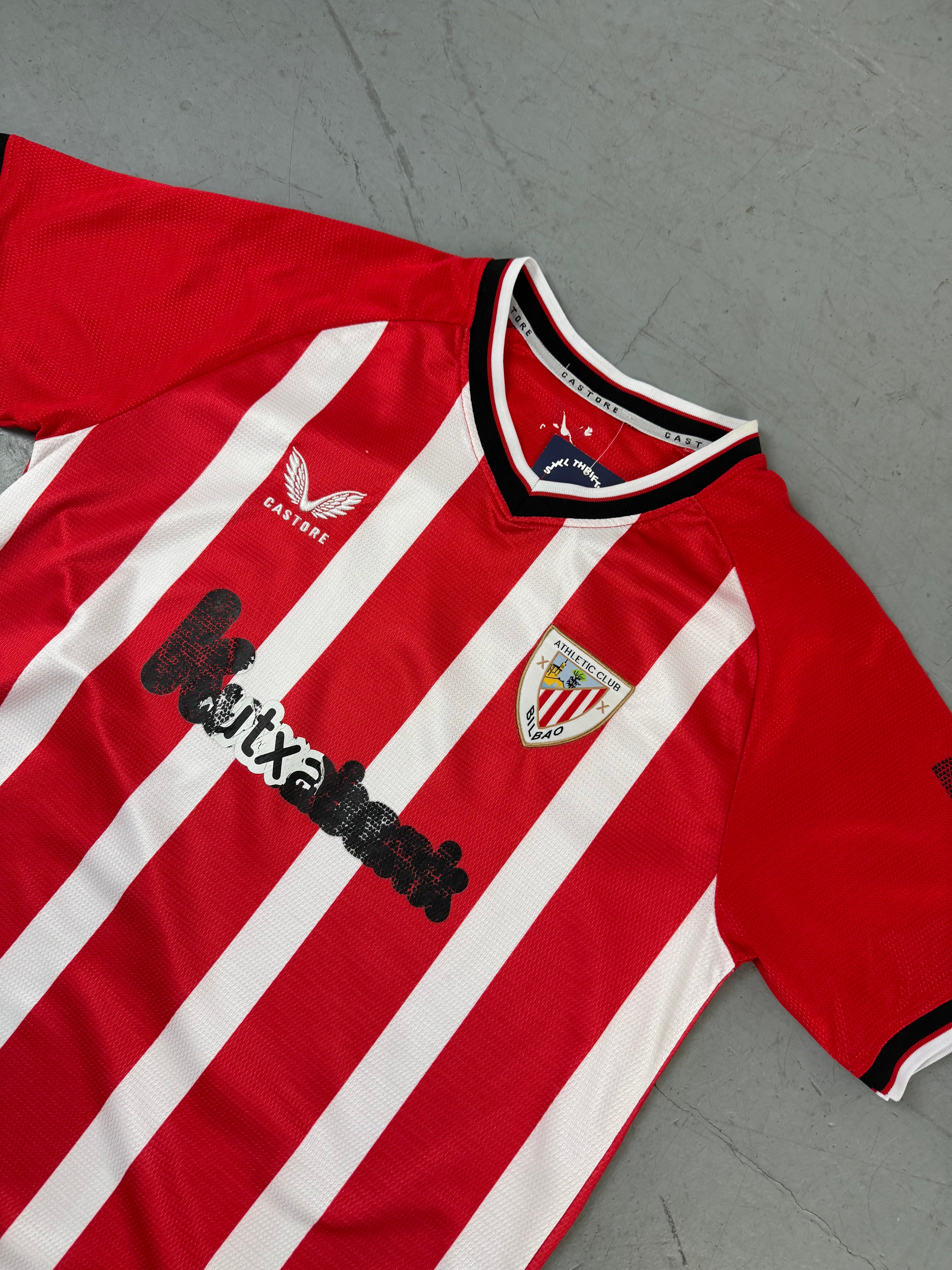 Vintage Castore Athletic Club Home Jersey für Männer. Secondhand Y2K 2000s Fashion