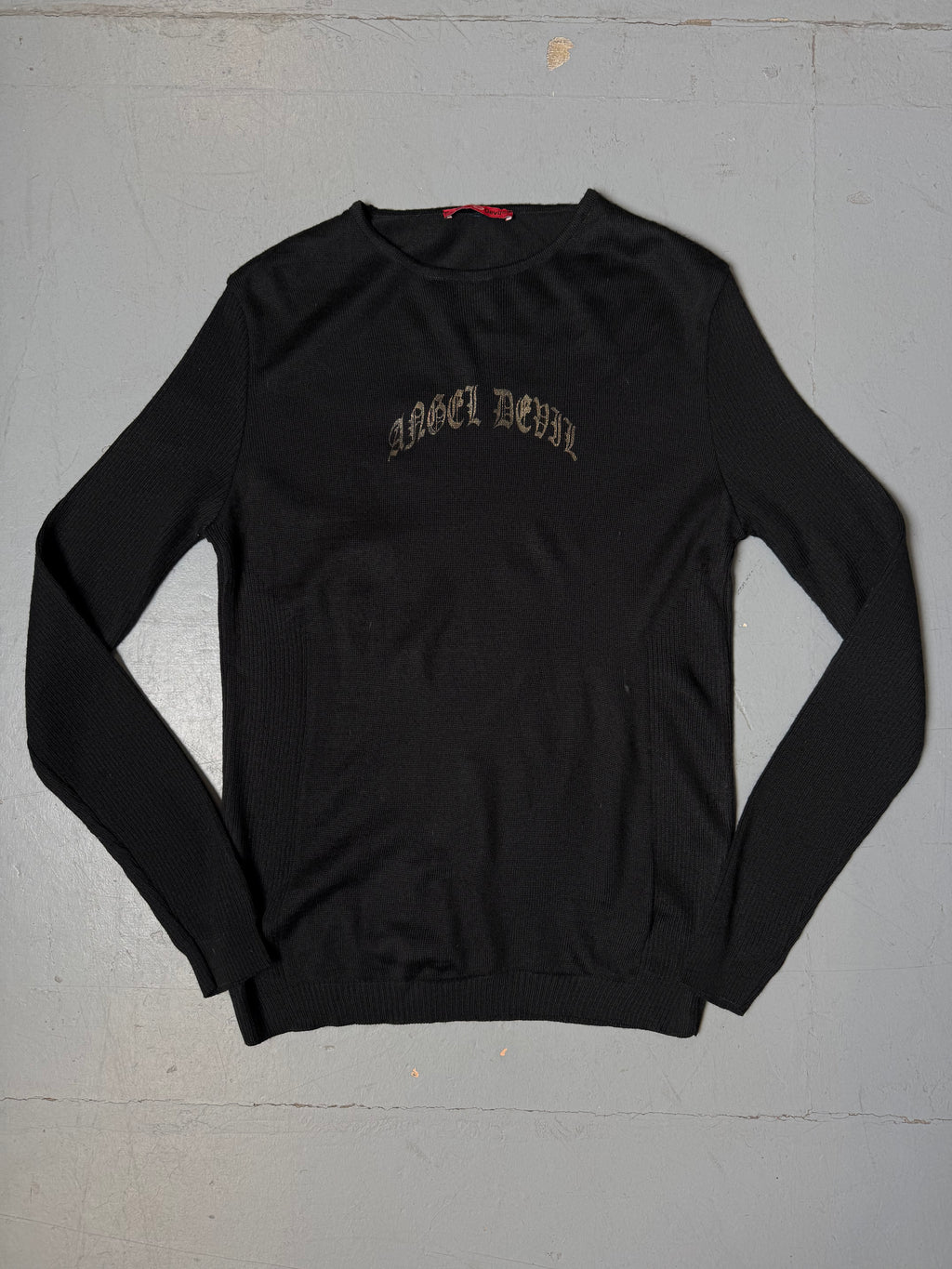 Vintage Angel Devil Black Sweater with Gold Details für Damen. Y2K Secondhand 2000s Fashion.