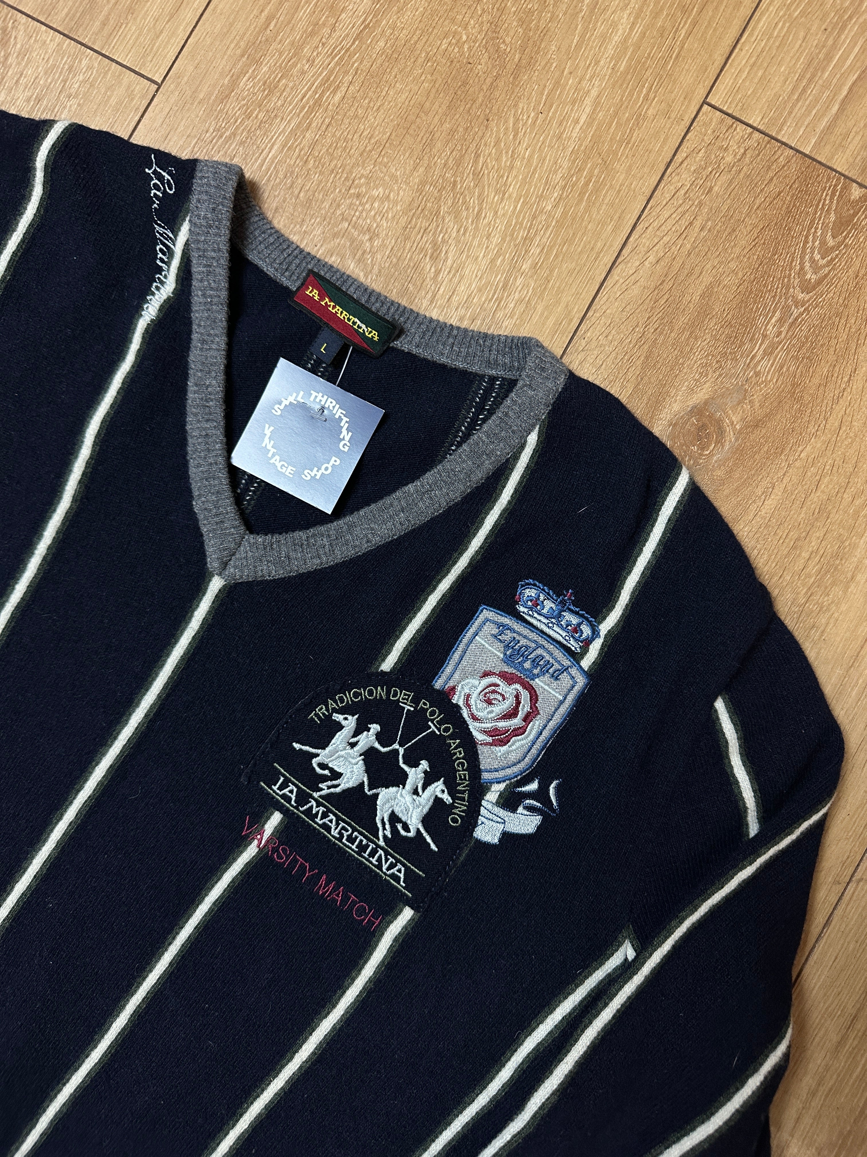 Detailbild von einem Vintage La Martina Striped Knit Sweater von Kragen