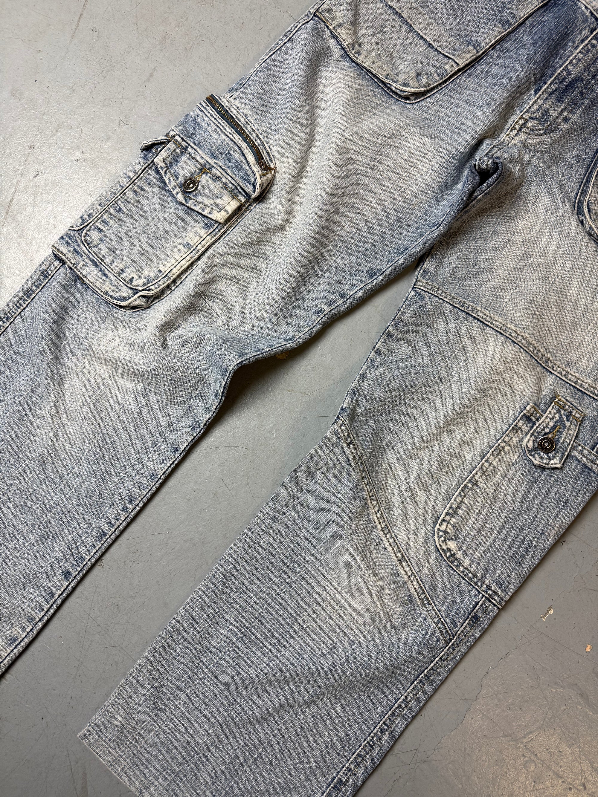 Detailliertes Produktbild von Vintage Minhad Light Blue Baggy Jeans XL von vorne