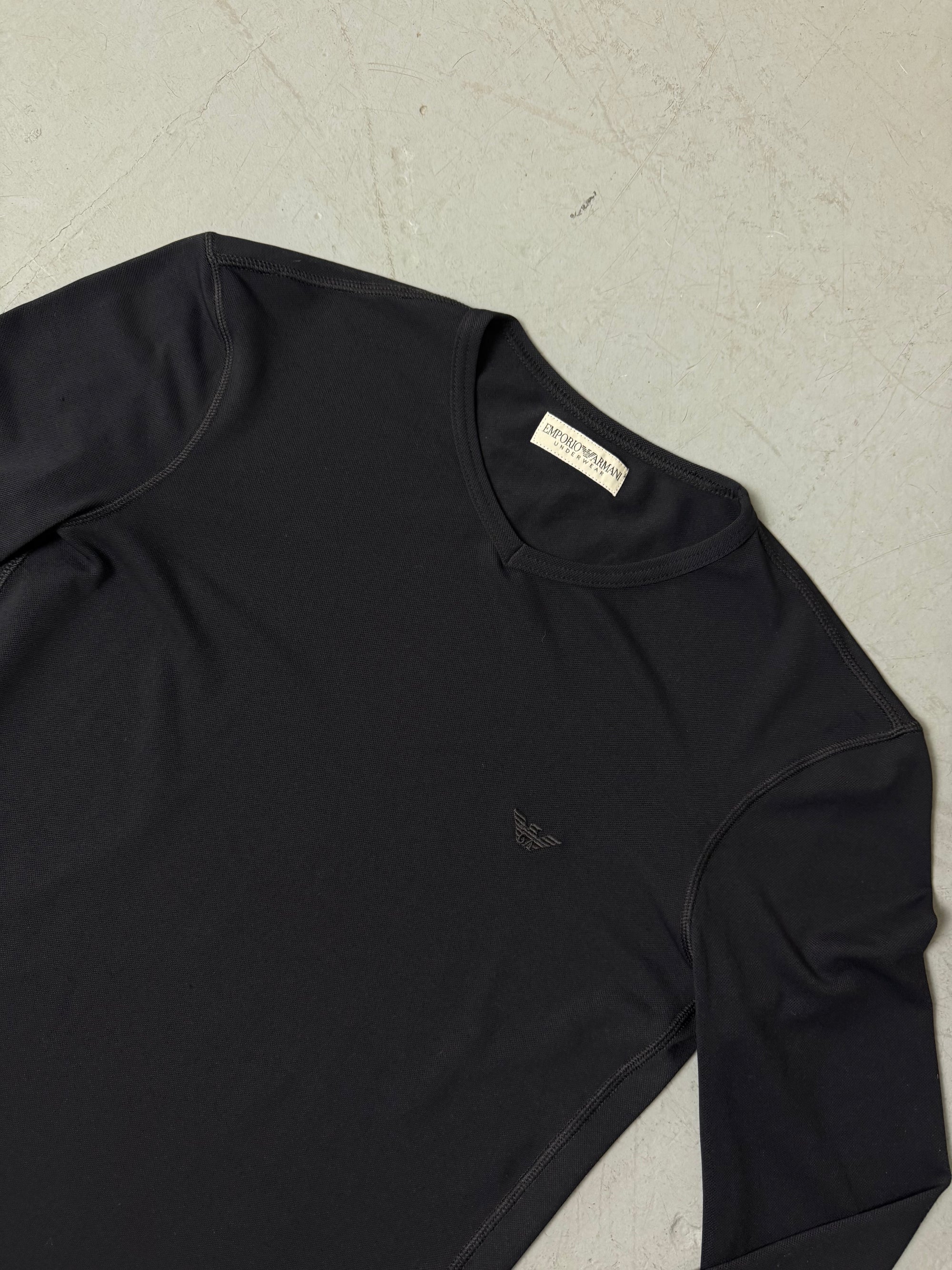 Ein schwarzes Basic longsleeve von emporio Armani 