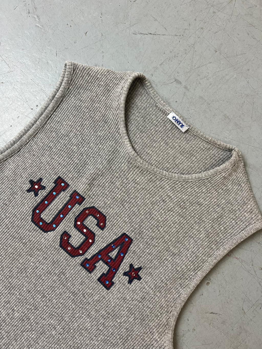 Vintage Onyx Grey USA Ribbed Tank Top für Damen. Y2K Second Hand 2000s Fashion