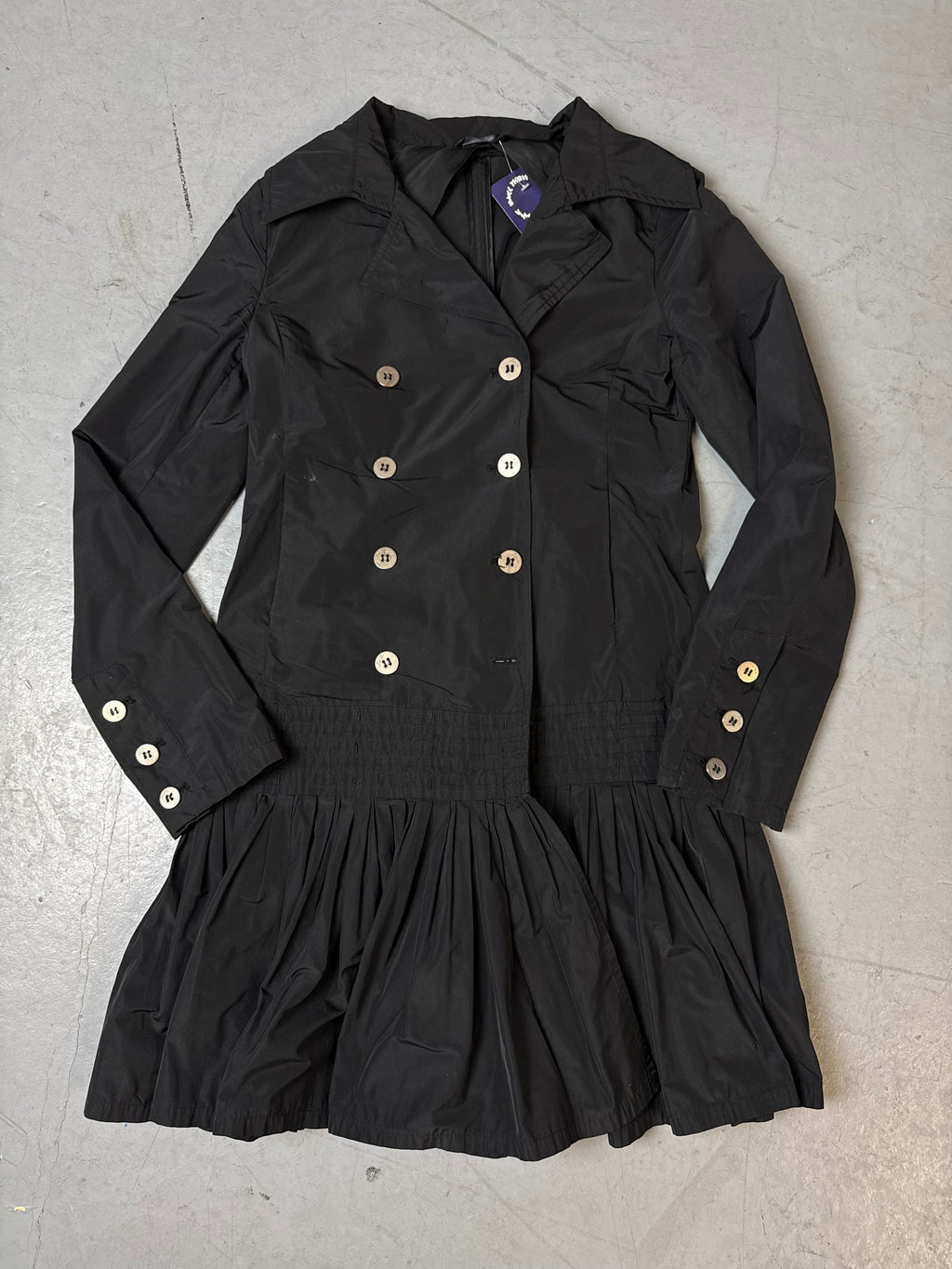 Ein schwarzer Mantel von LiuJu mit Knöpfen vintage Y2K 