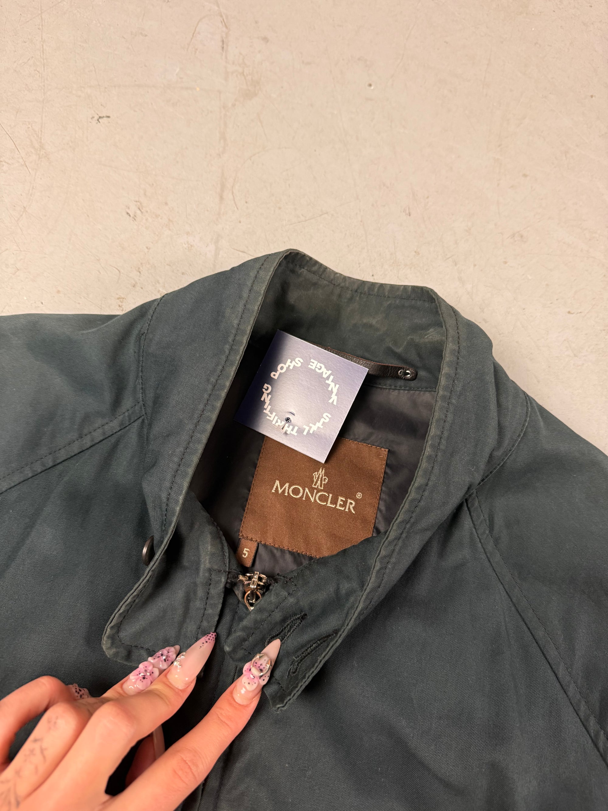 Detailbild von einer Vintage Moncler Black/Dark Green Jacket von Monclear Tag innen