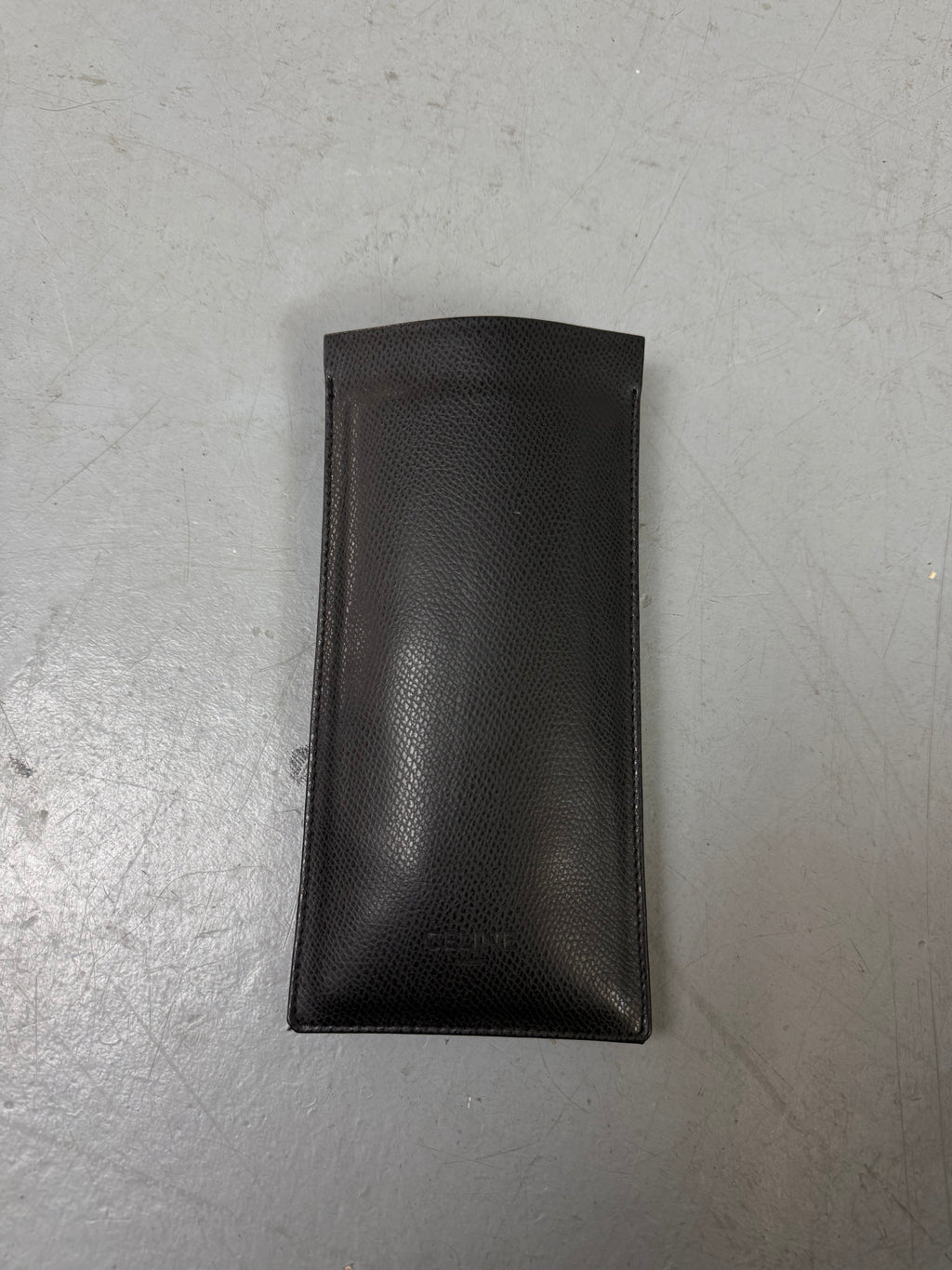 Dunkelgraue Sonnenbrille von Celine im cat eye look mit Glitzer details an den Bügeln 