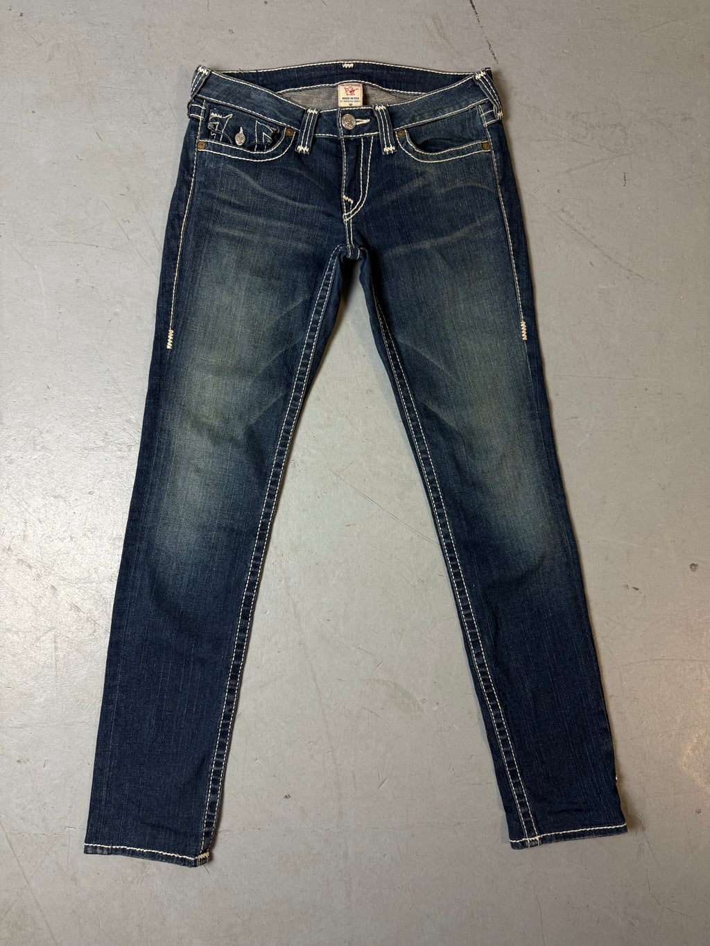 Produktbild von Vintage True Religion Dark Blue Skinny Jeans von vorne