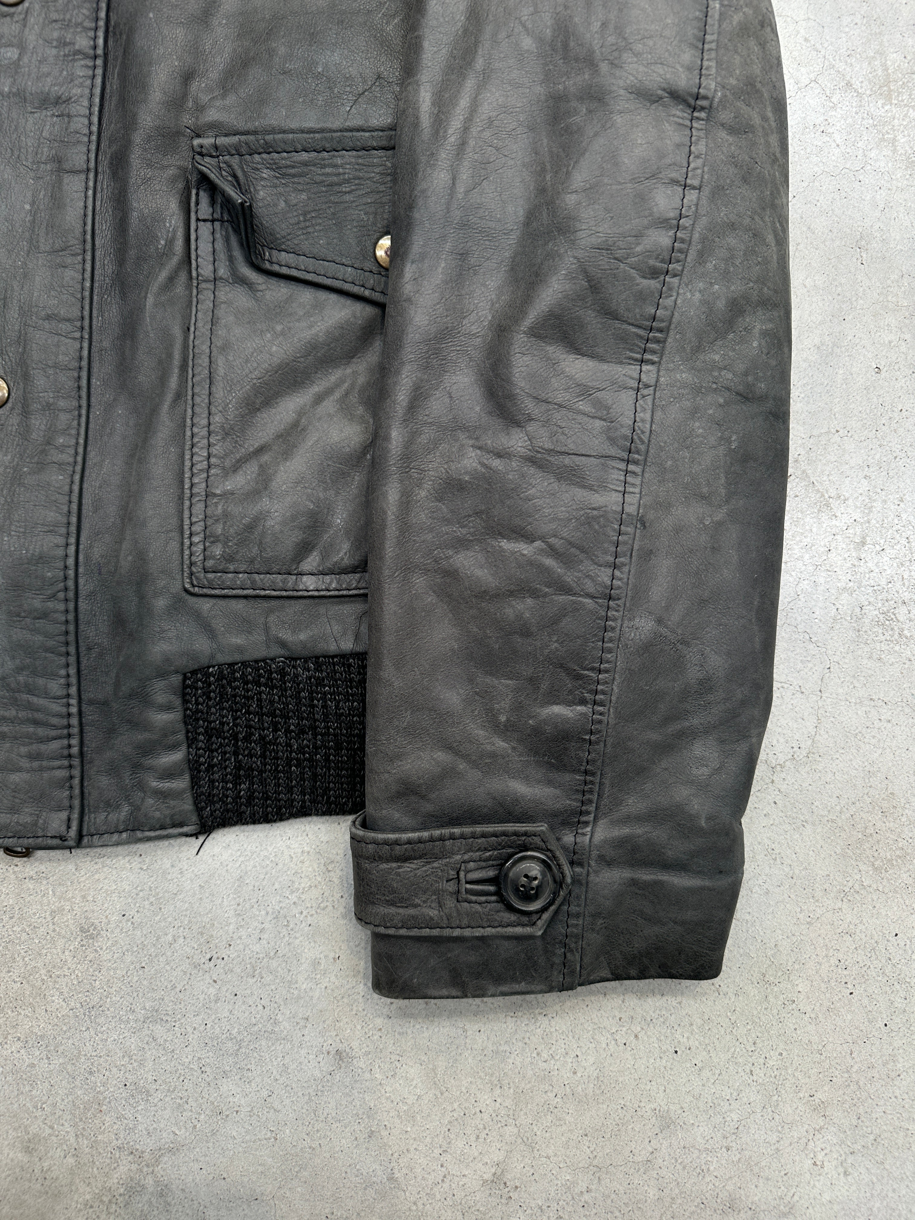 Vintage Grey Italian Leather Jacket Für Männer. Y2K Second Hand 2000s Fashion 