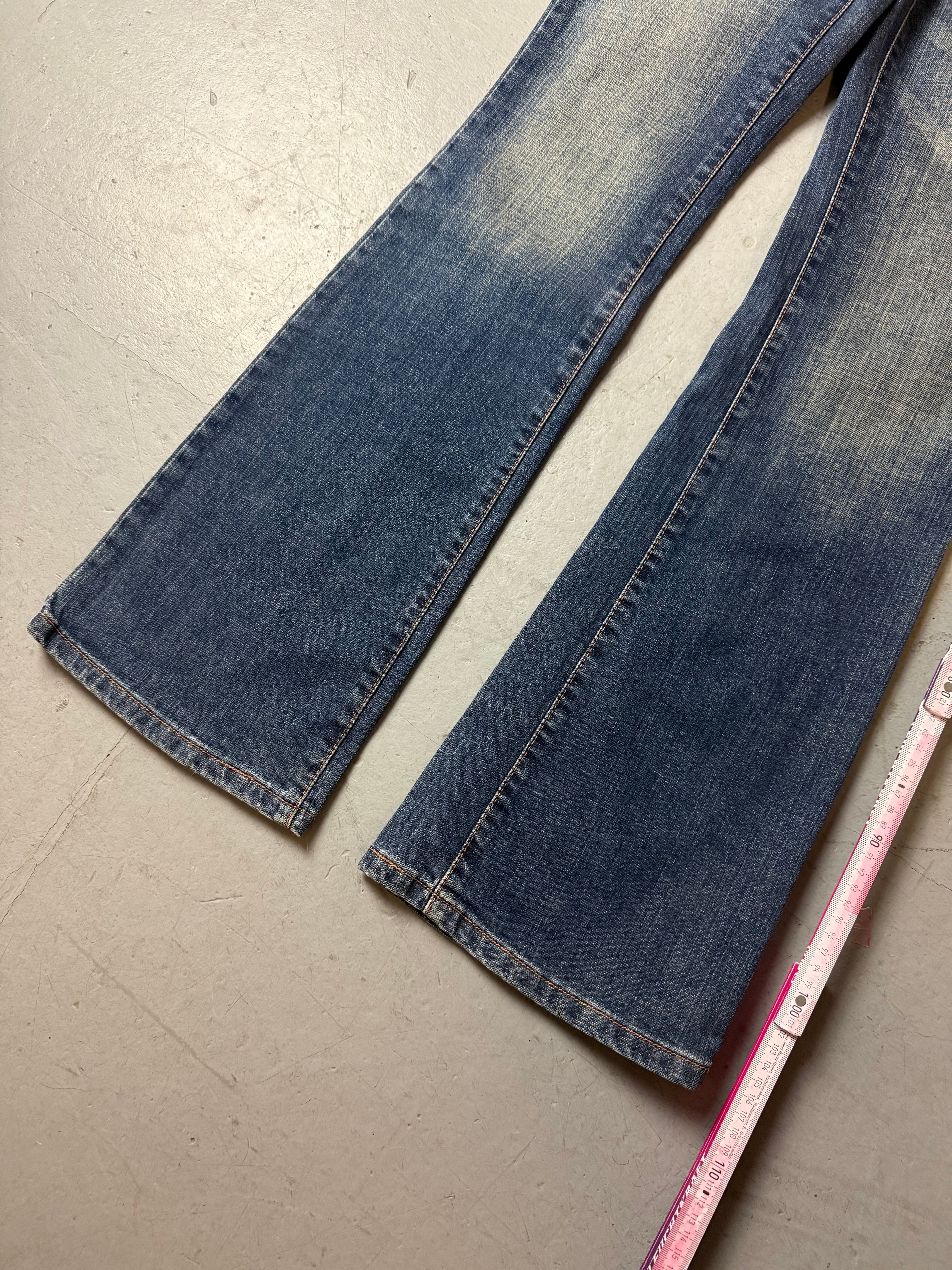 Vintage Levi’s 525 Mid Waist Bootcut Jeans für Damen. Y2K Second Hand 2000s Fashion