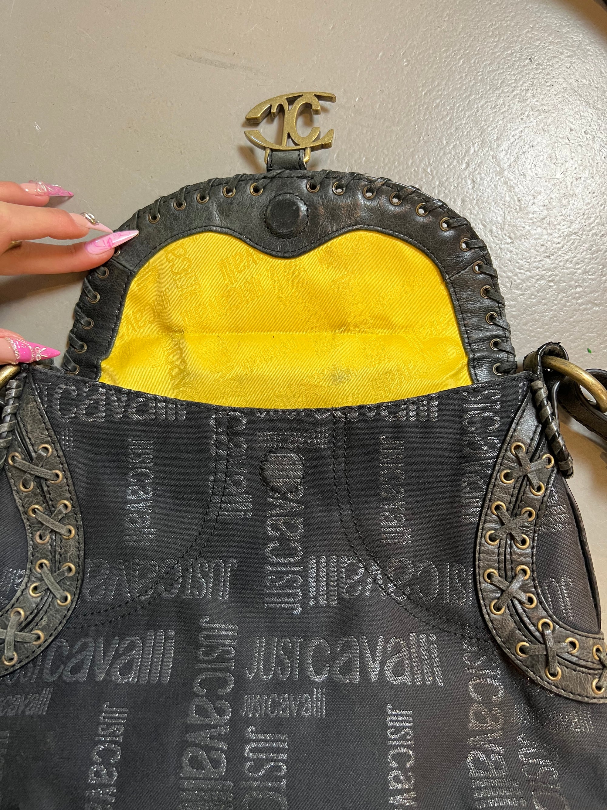 Eine Y2K Designer Umhängetasche von Just Cavalli, der Marke von Roberto Cavalli, in schwarz braun 