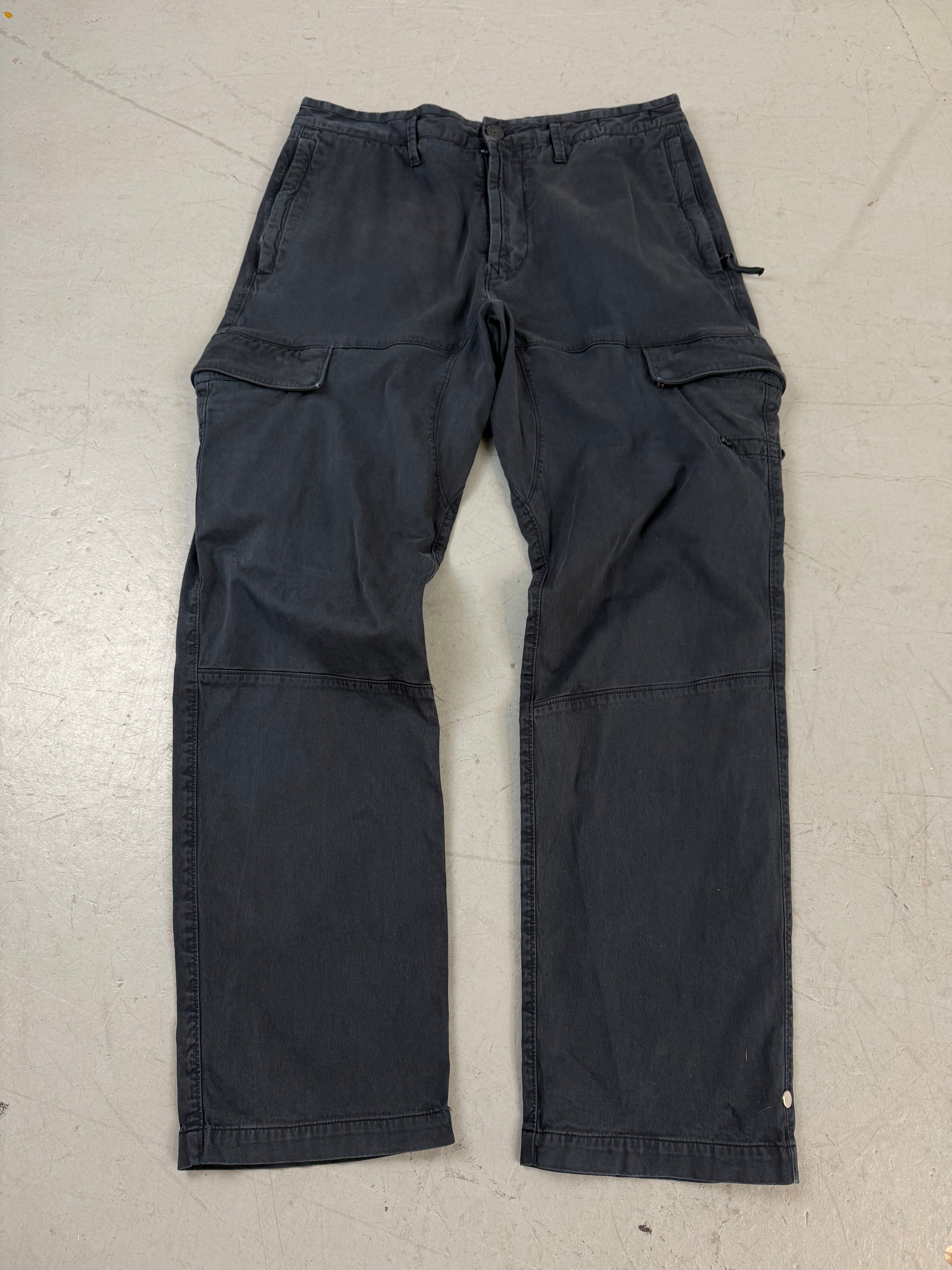 Vintage Stone Island Dark Blue Cargo Pants für Herren. Secondhand Y2K 2000s Fashion