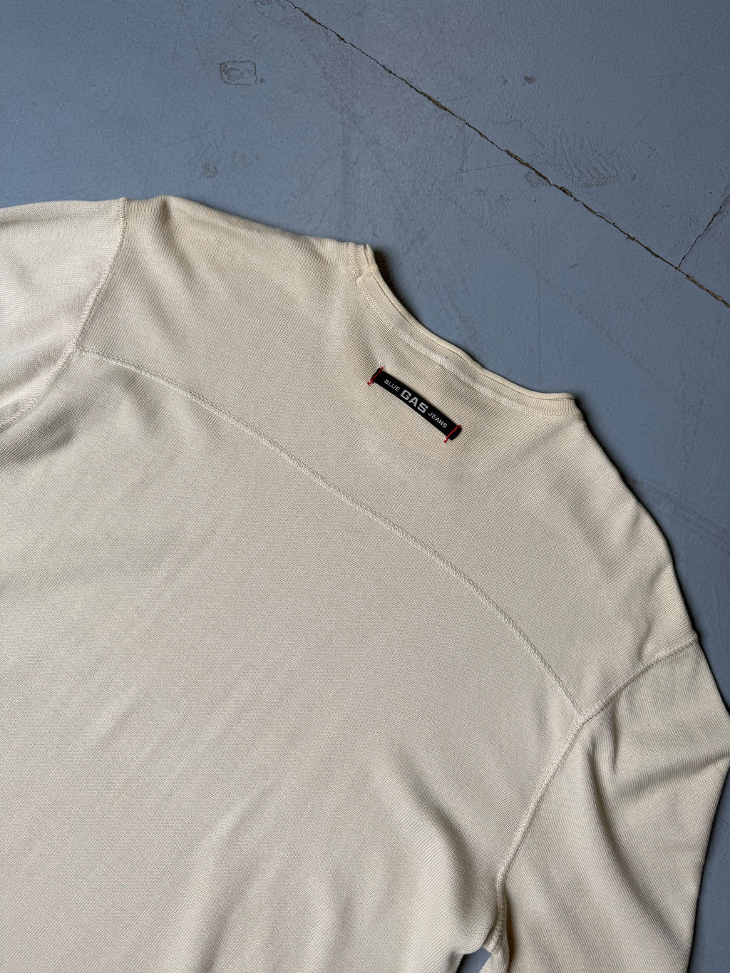 Vintage Gas Beige Longsleeve for men’s. Y2K Second Hand 2000s Fashion 