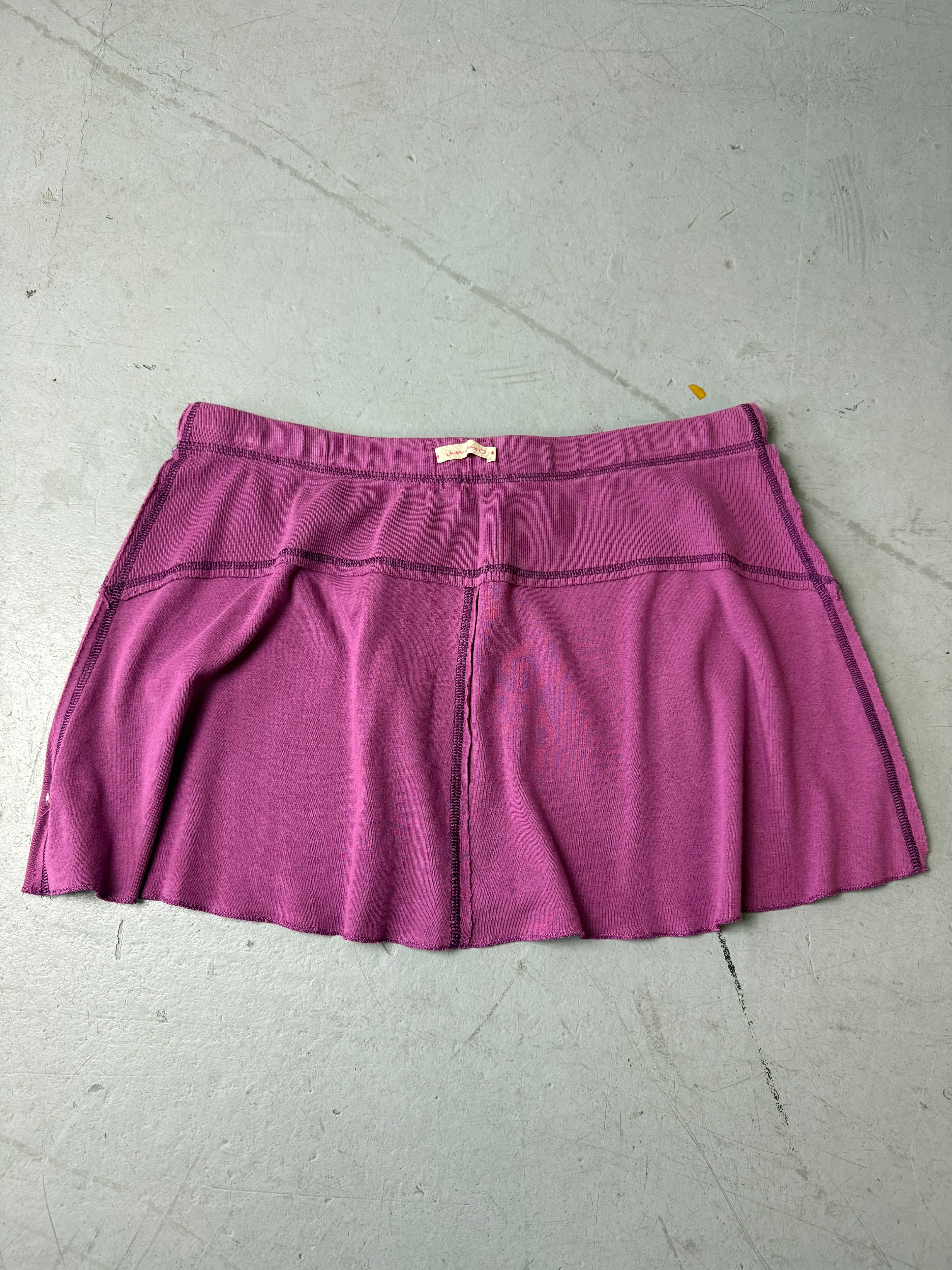 Vintage Benetton Purple Mini Skirt für Damen. Y2K Secondhand 2000s Fashion.