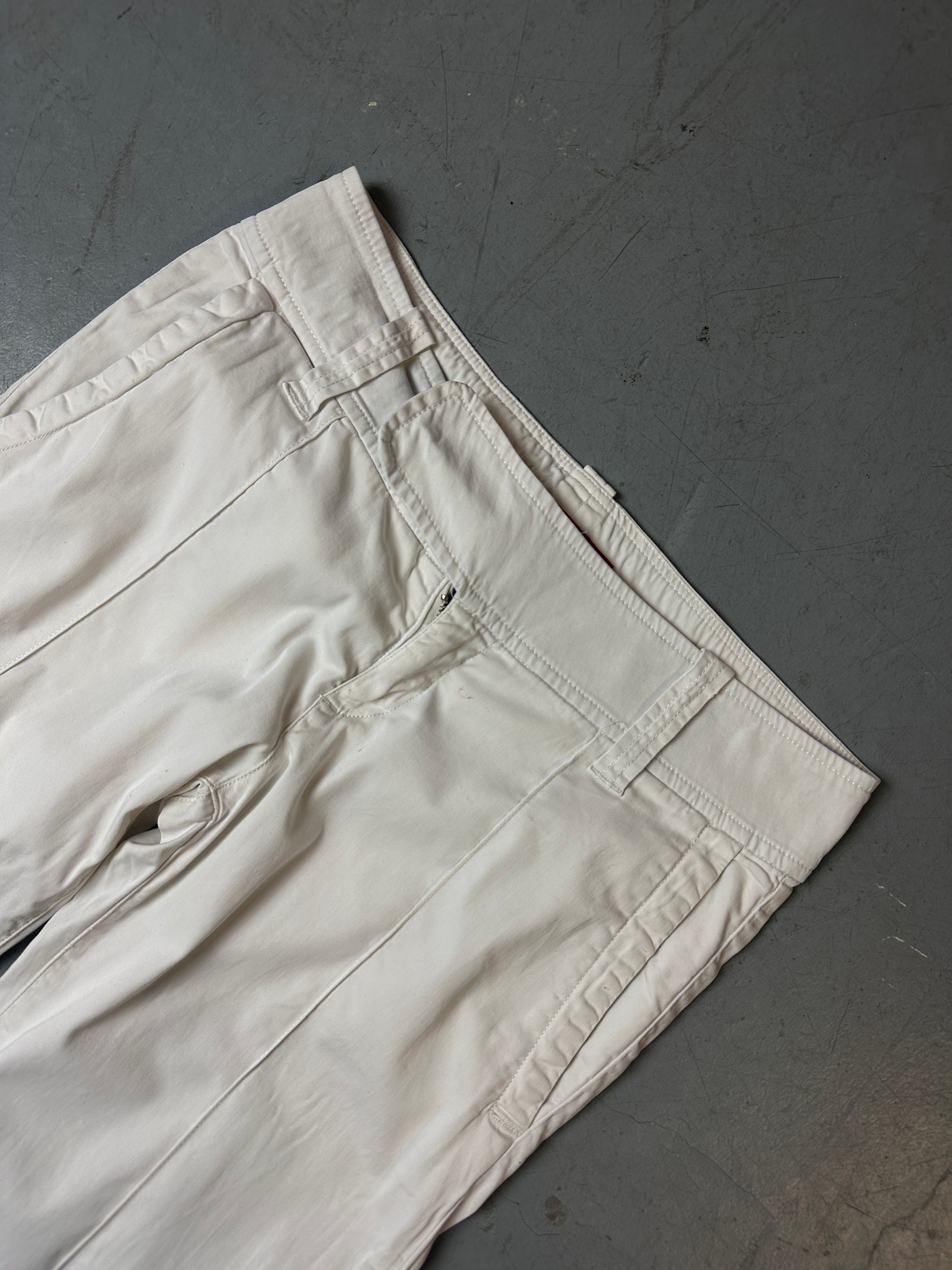 Detailbild von Vintage White Miss Sixty Pants Von vorne