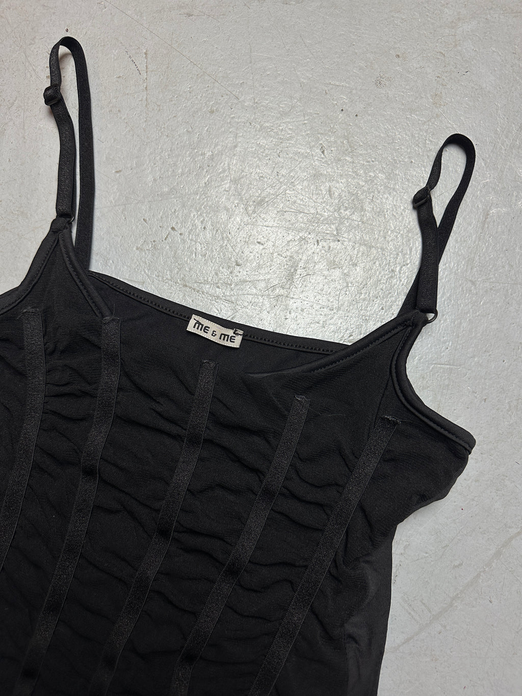 Detailbild Vintage Me&Me Black Ruffled Top von vorne