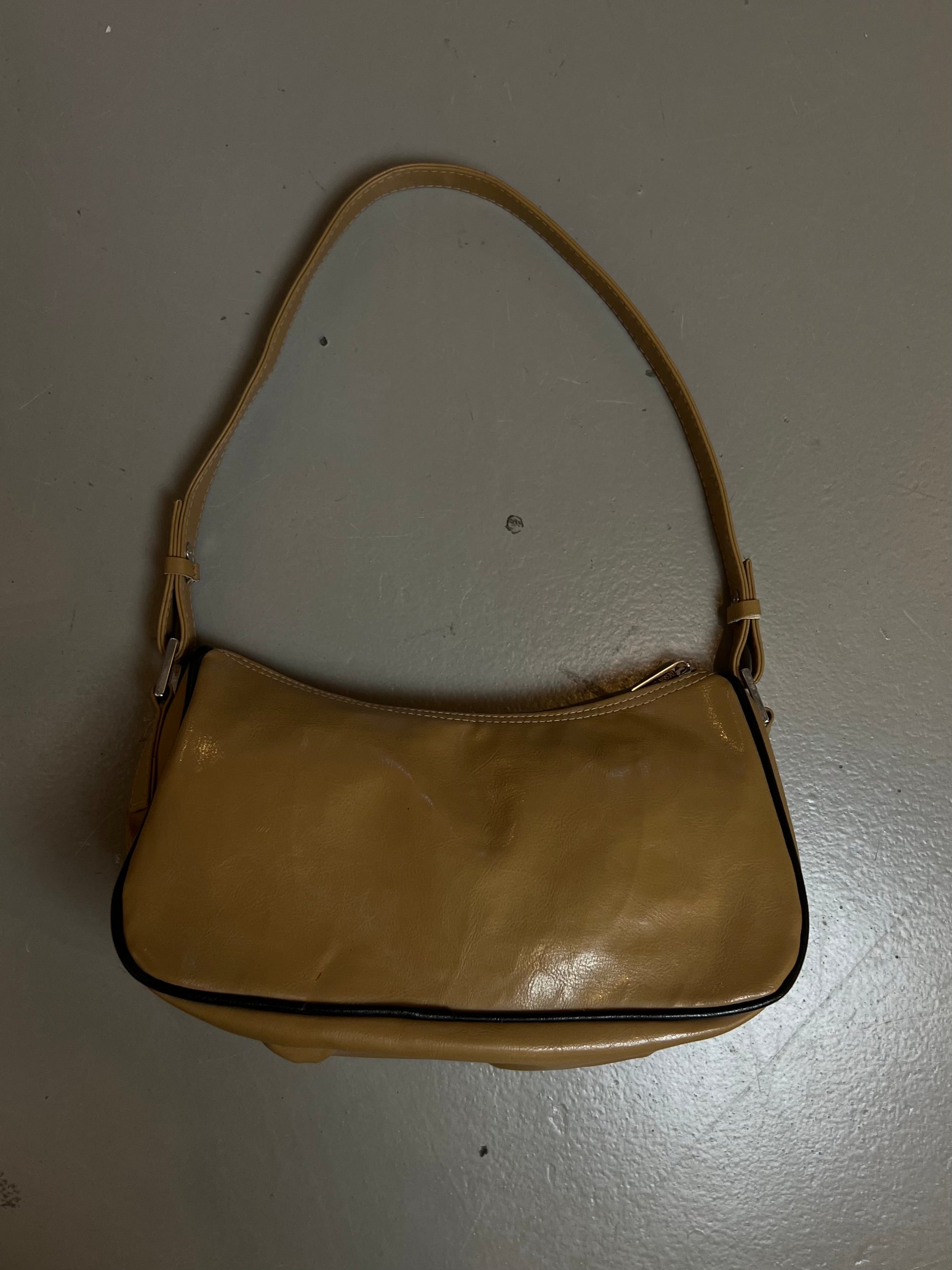 Produkt Bild der Vintage Beige Leather Bag von hinten